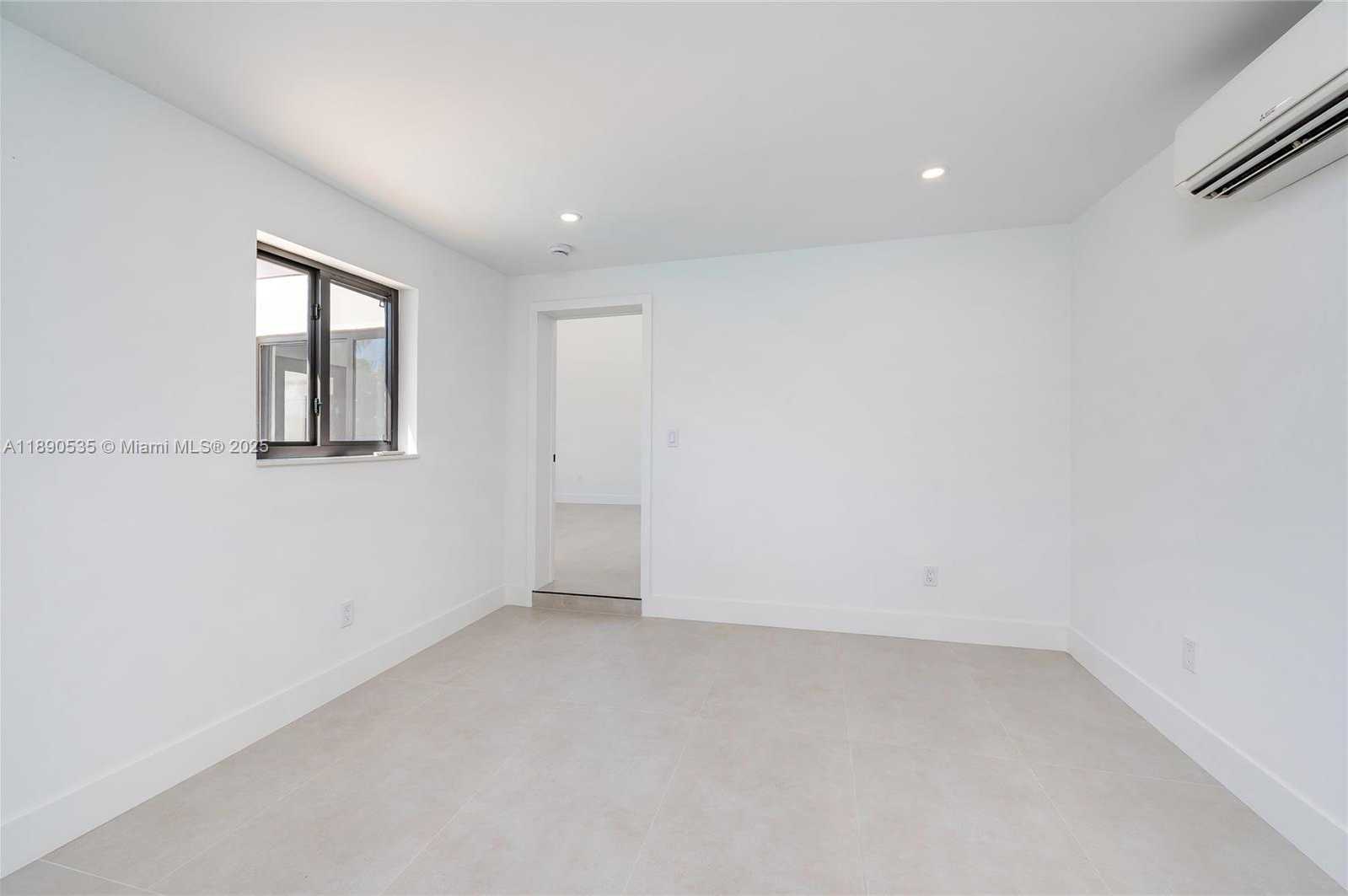 Small Image of 9230 SOUTH WEST 183RD TER, Palmetto Bay Number 36