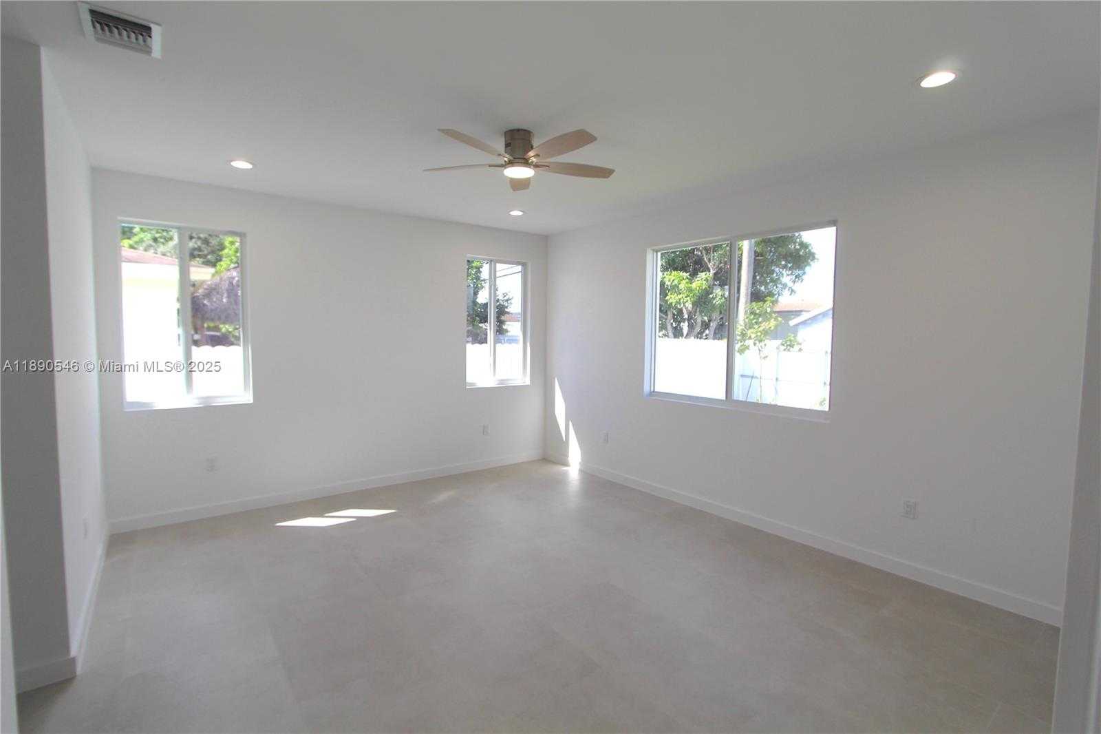 Small Image of 14980 BUCHANAN ST, Miami Number 15