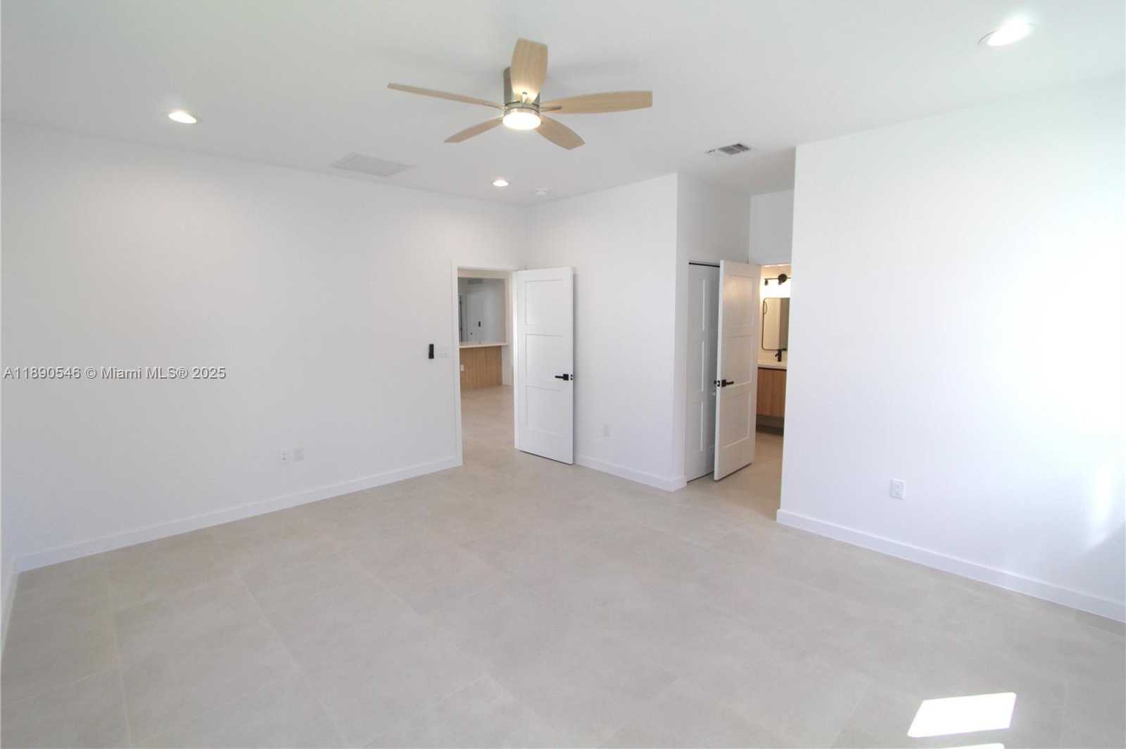 Small Image of 14980 BUCHANAN ST, Miami Number 16