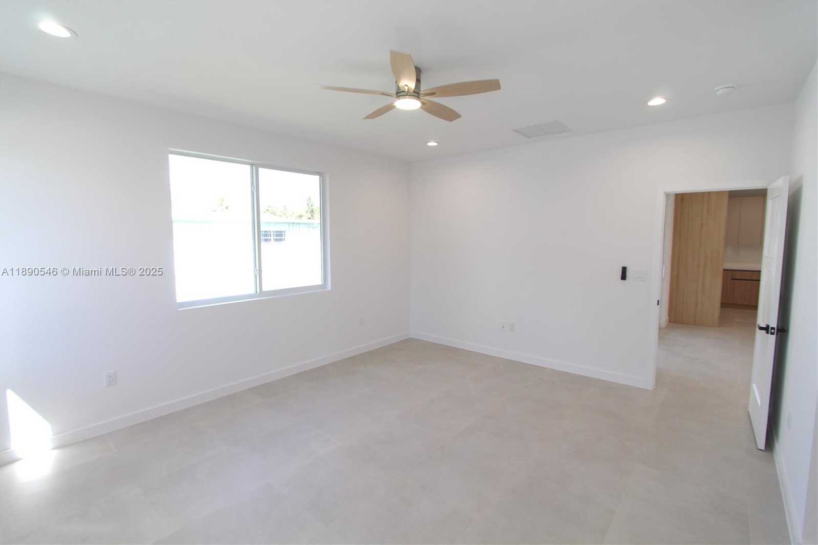 Small Image of 14980 BUCHANAN ST, Miami Number 17