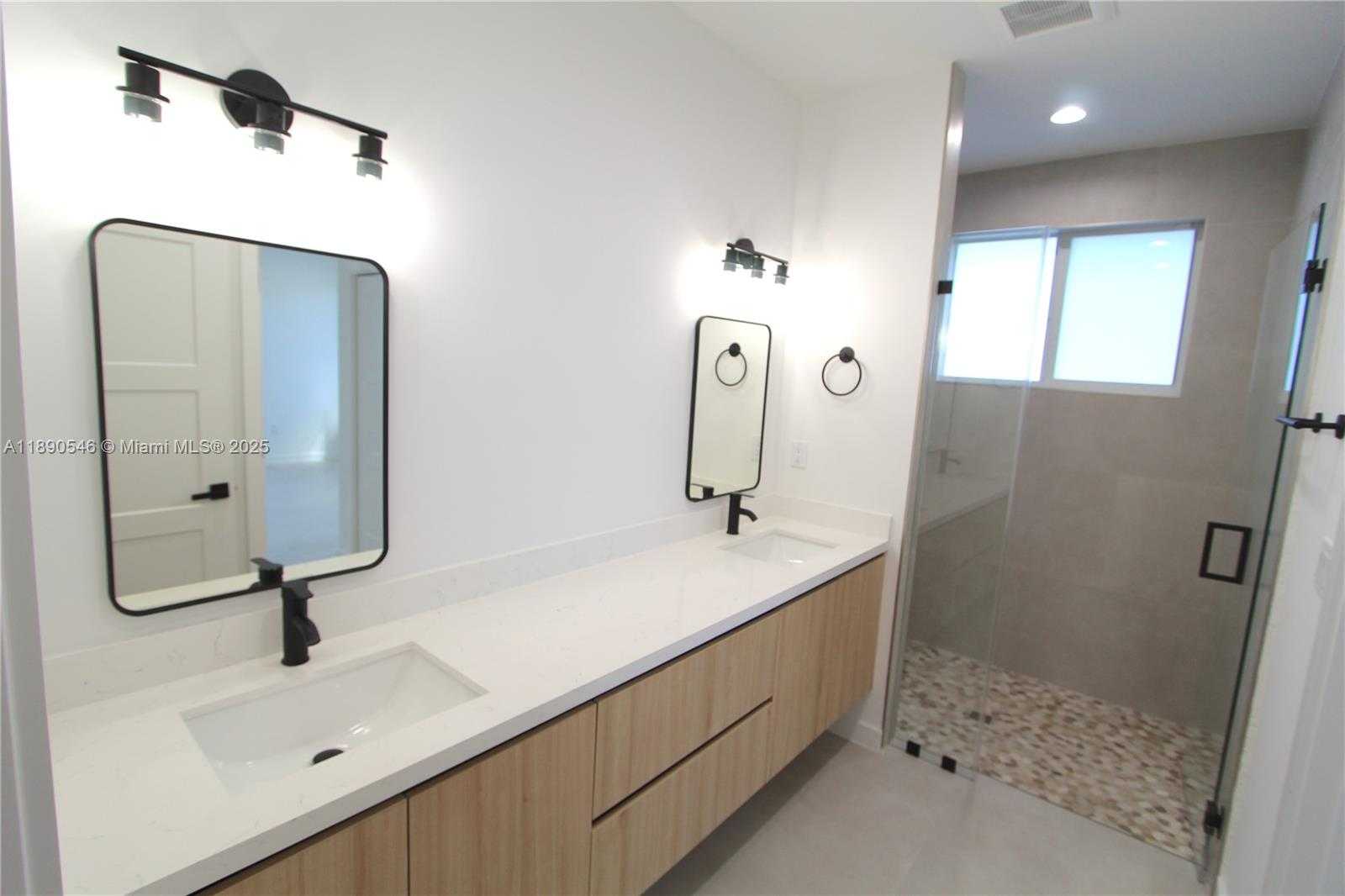 Small Image of 14980 BUCHANAN ST, Miami Number 19