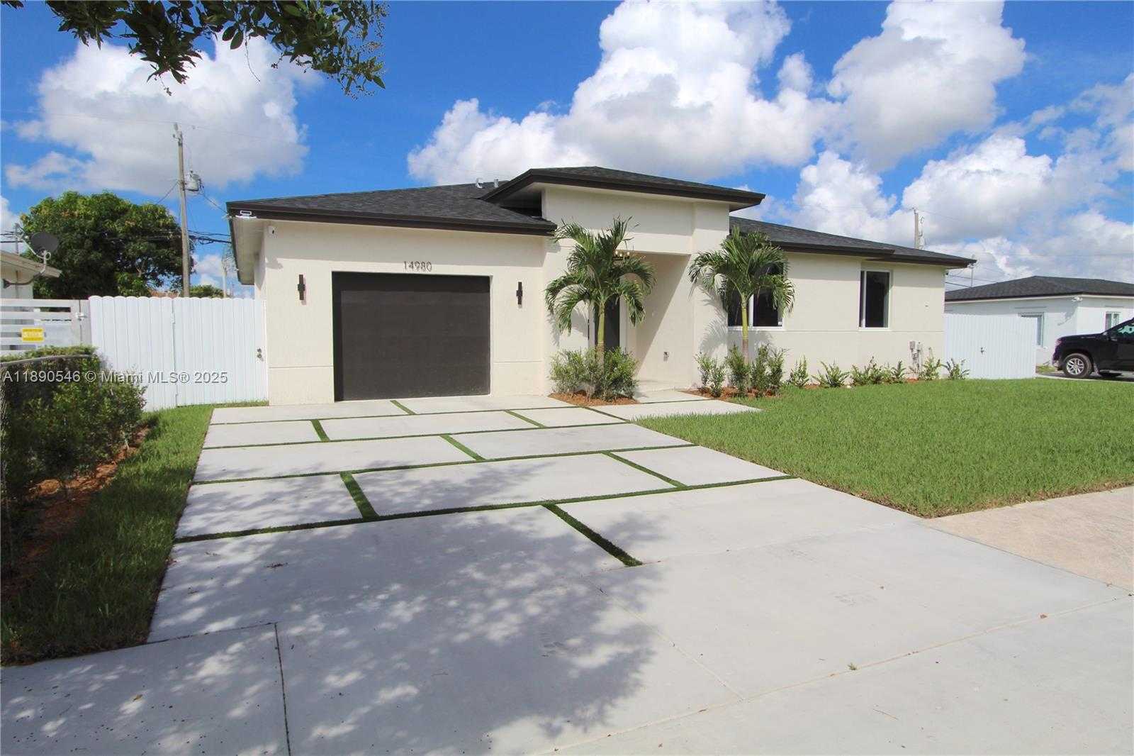 Small Image of 14980 BUCHANAN ST, Miami Number 2
