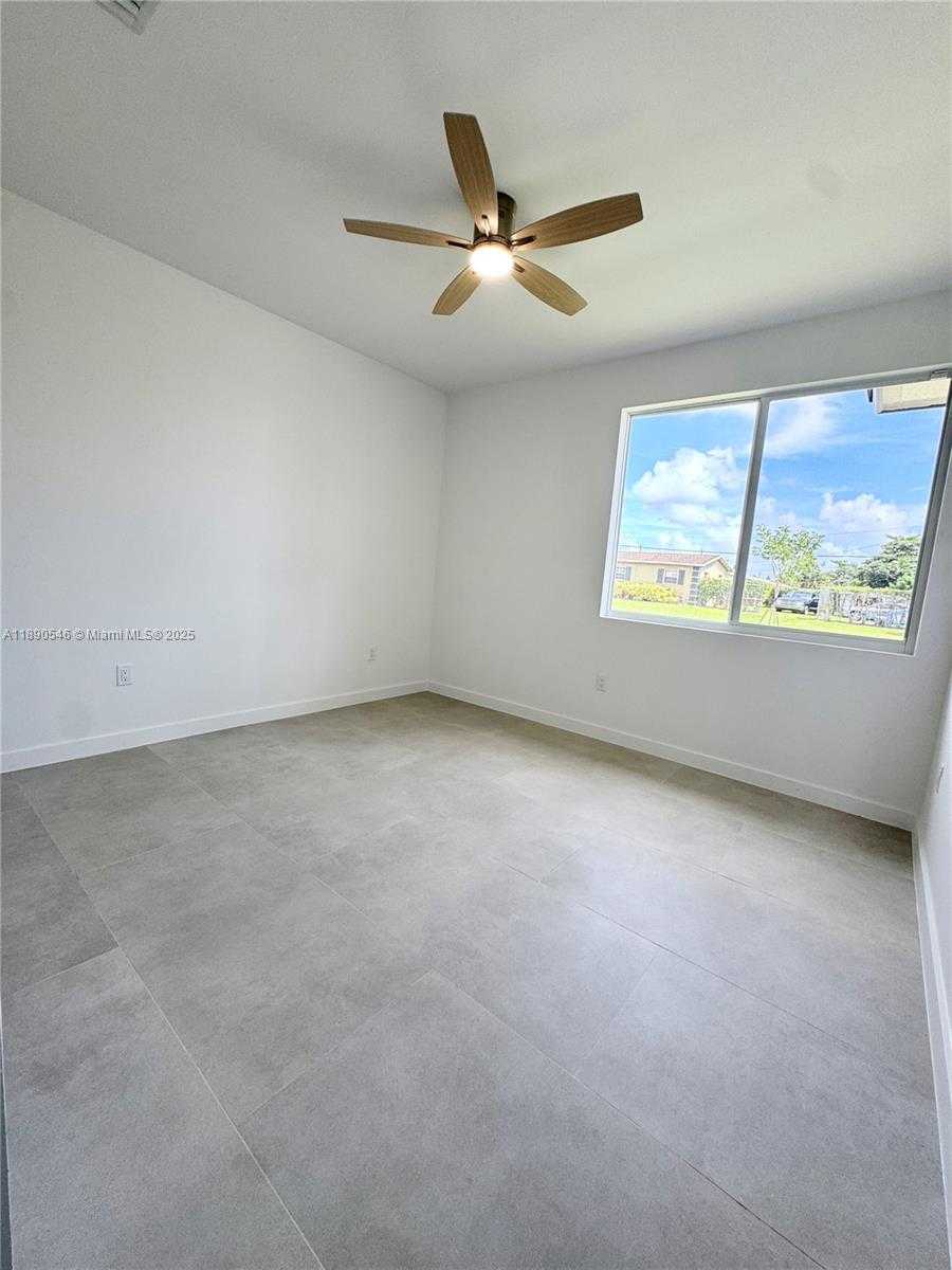 Small Image of 14980 BUCHANAN ST, Miami Number 25