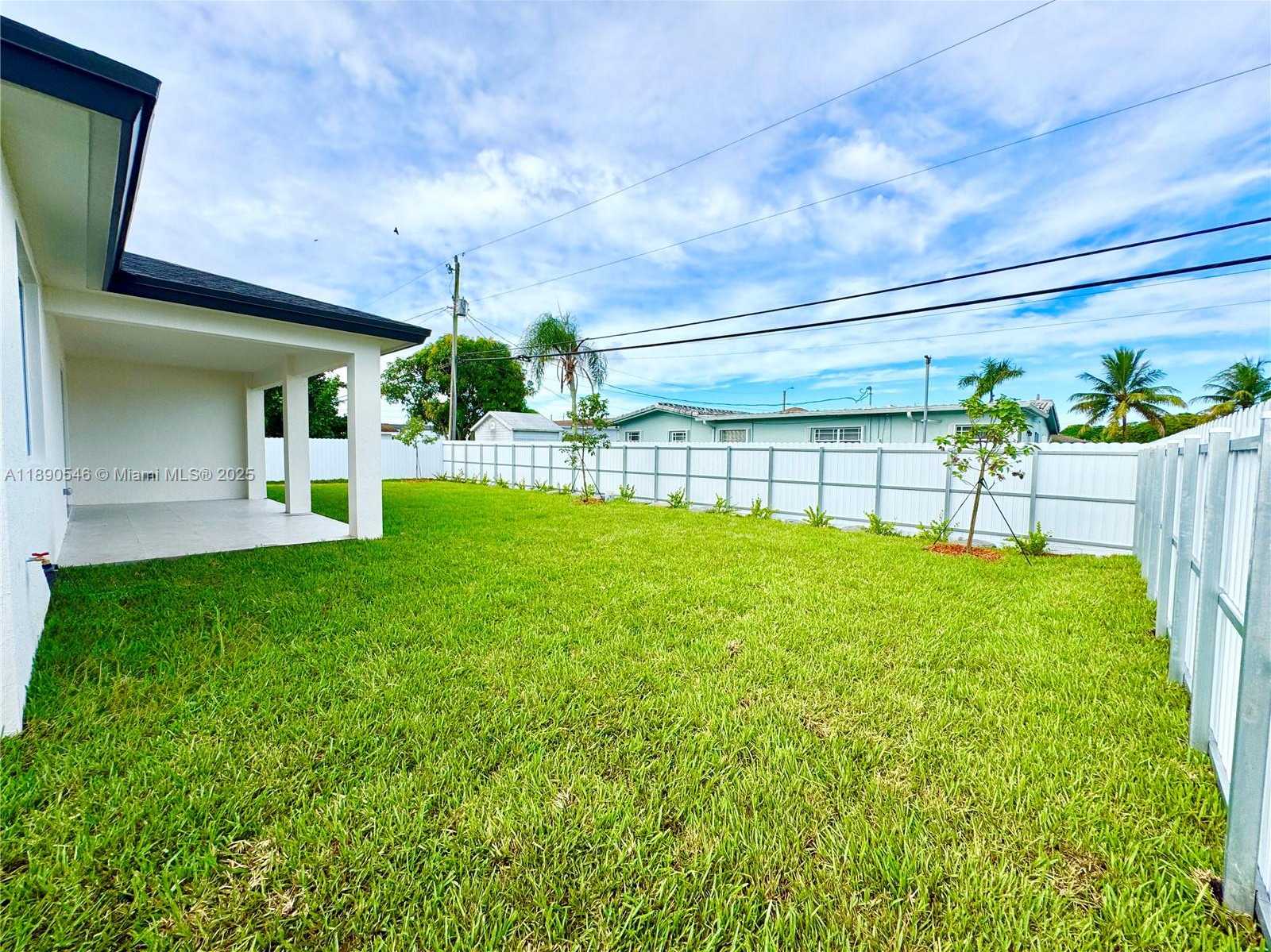 Small Image of 14980 BUCHANAN ST, Miami Number 28