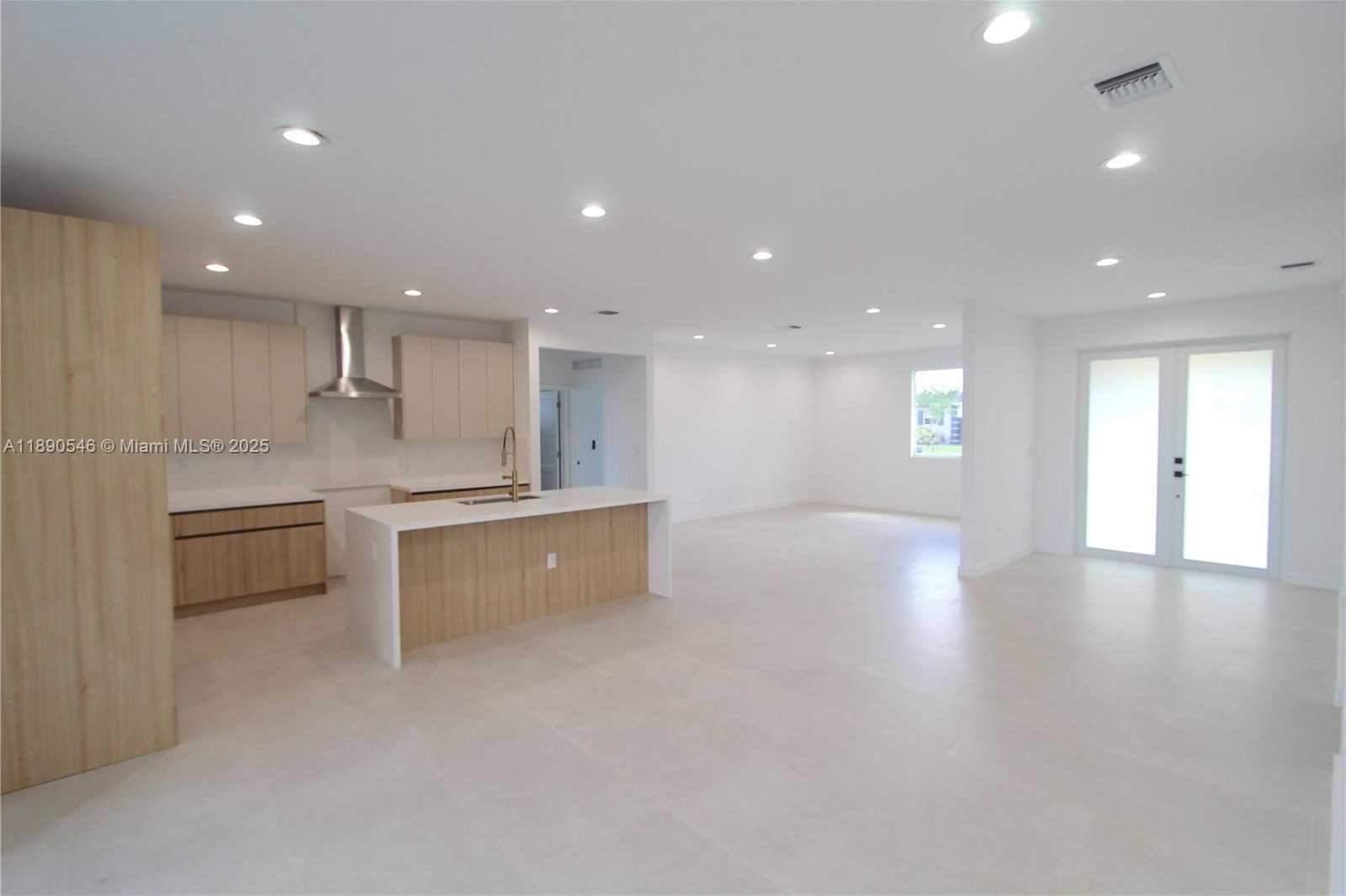 Small Image of 14980 BUCHANAN ST, Miami Number 5