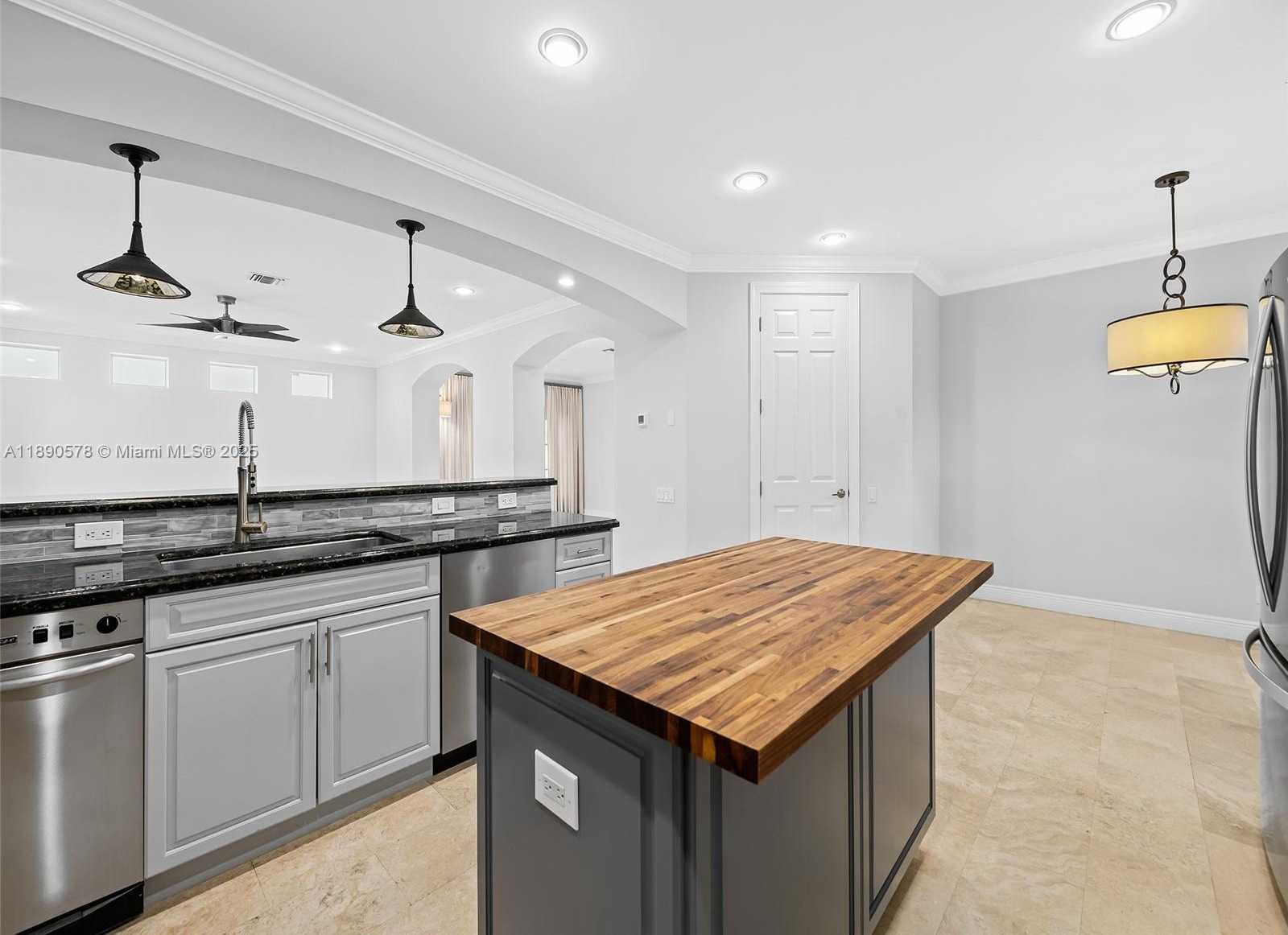 Small Image of 821 SOUTH EAST 2ND CT, Fort Lauderdale Number 16