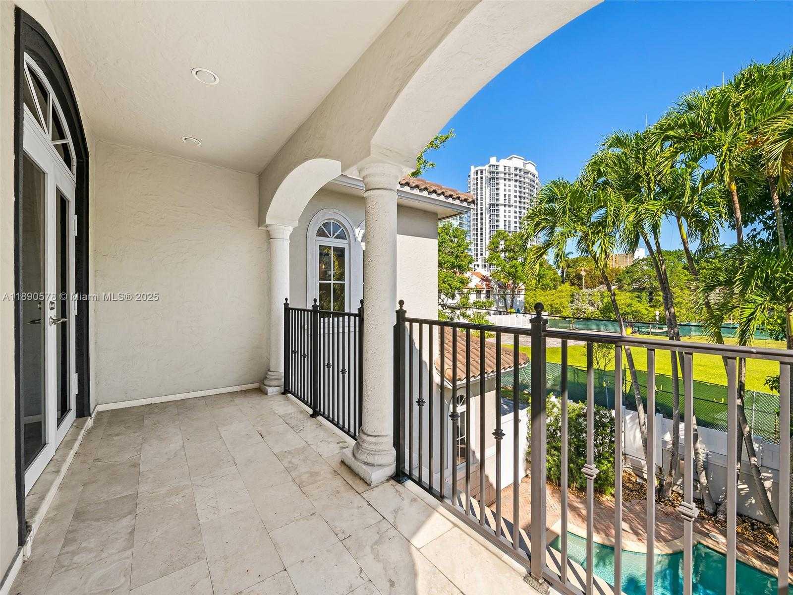 Small Image of 821 SOUTH EAST 2ND CT, Fort Lauderdale Number 28