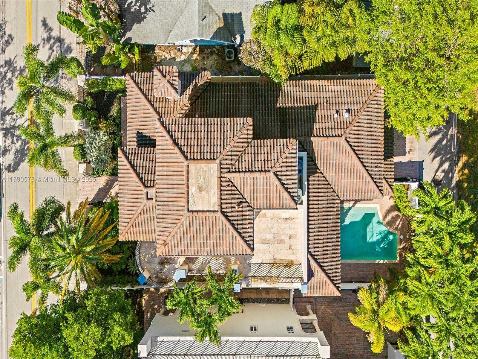 Small Image of 821 SOUTH EAST 2ND CT, Fort Lauderdale Number 3