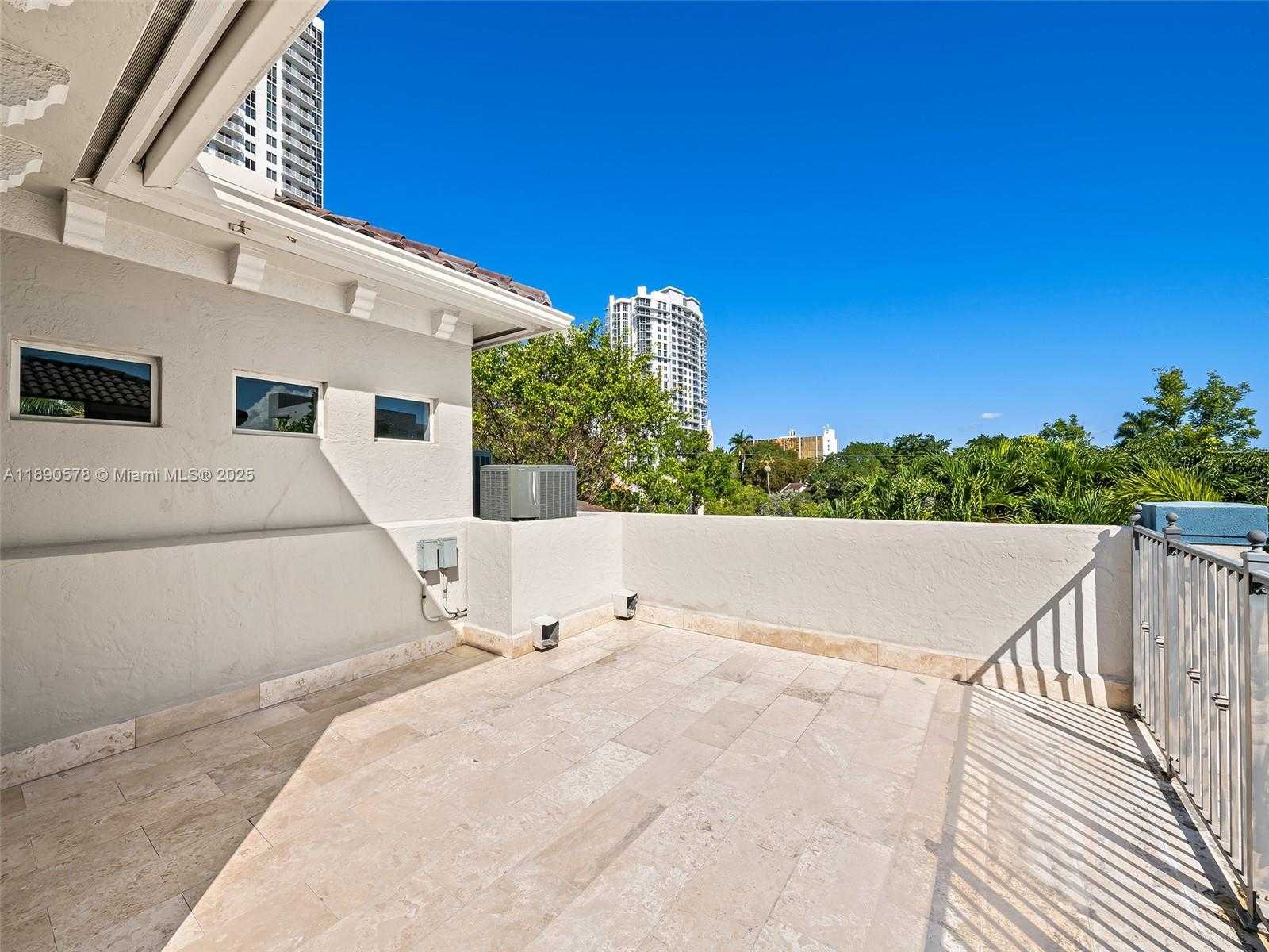 Small Image of 821 SOUTH EAST 2ND CT, Fort Lauderdale Number 39