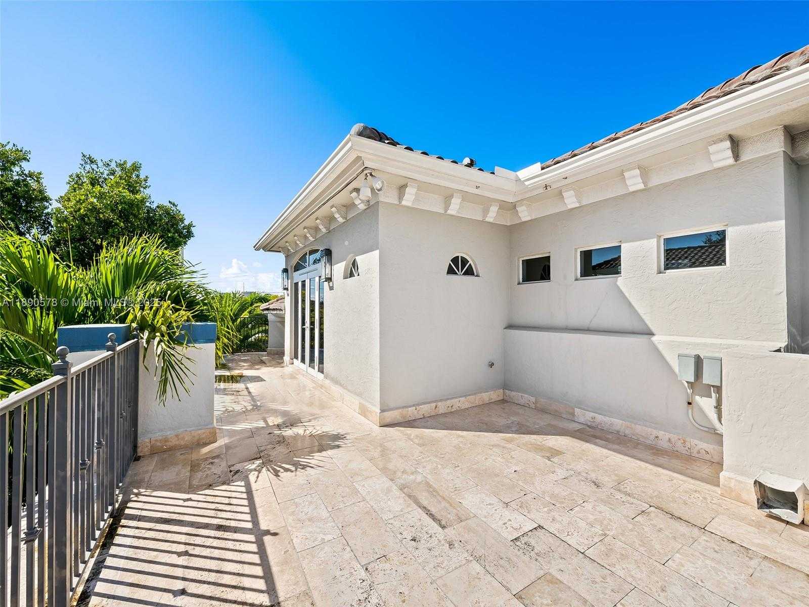 Small Image of 821 SOUTH EAST 2ND CT, Fort Lauderdale Number 40