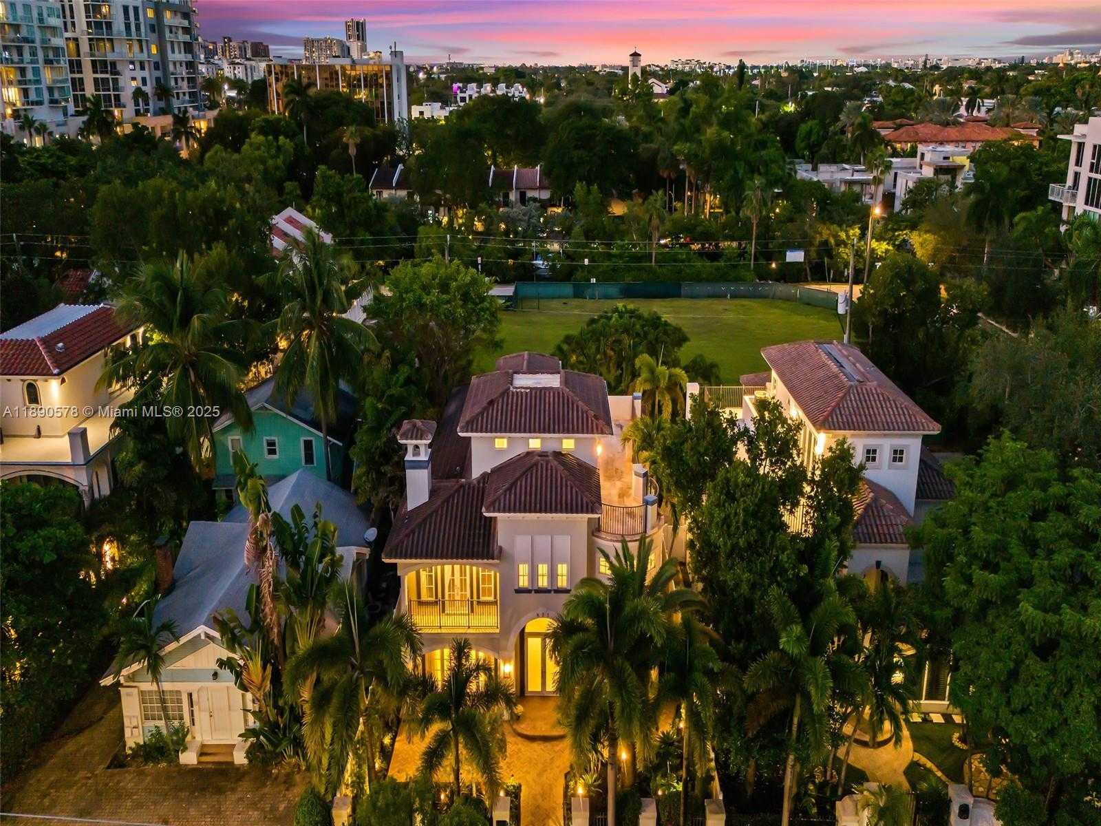 Small Image of 821 SOUTH EAST 2ND CT, Fort Lauderdale Number 42