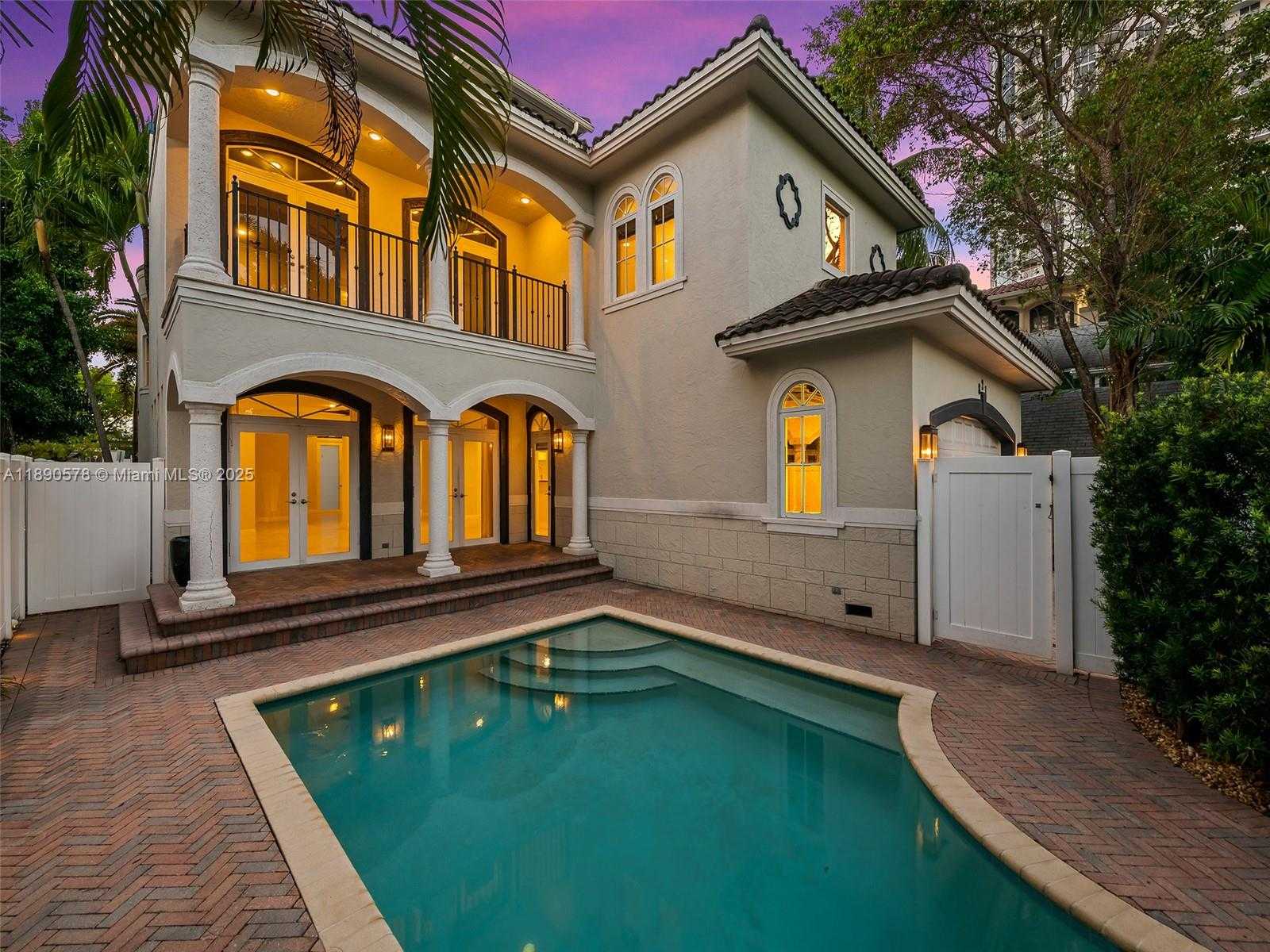 Small Image of 821 SOUTH EAST 2ND CT, Fort Lauderdale Number 9