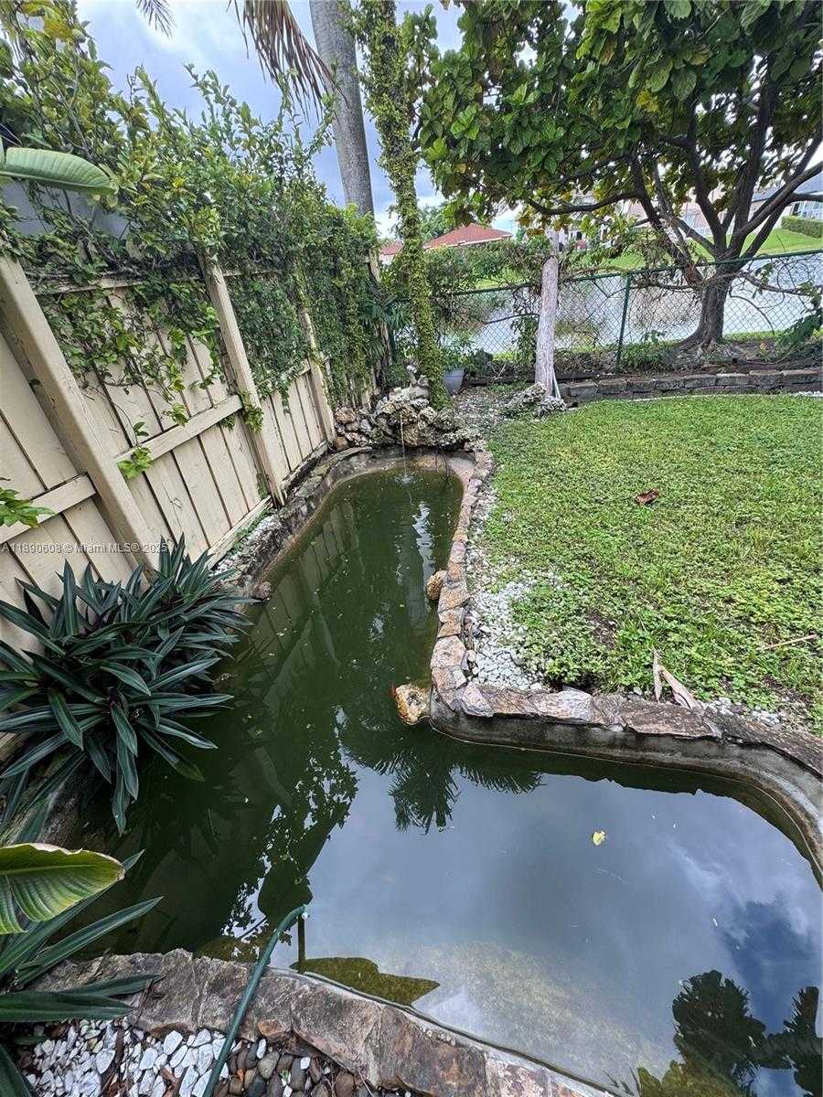 Small Image of 6742 SOUTH WEST 157TH CT, Miami Number 13