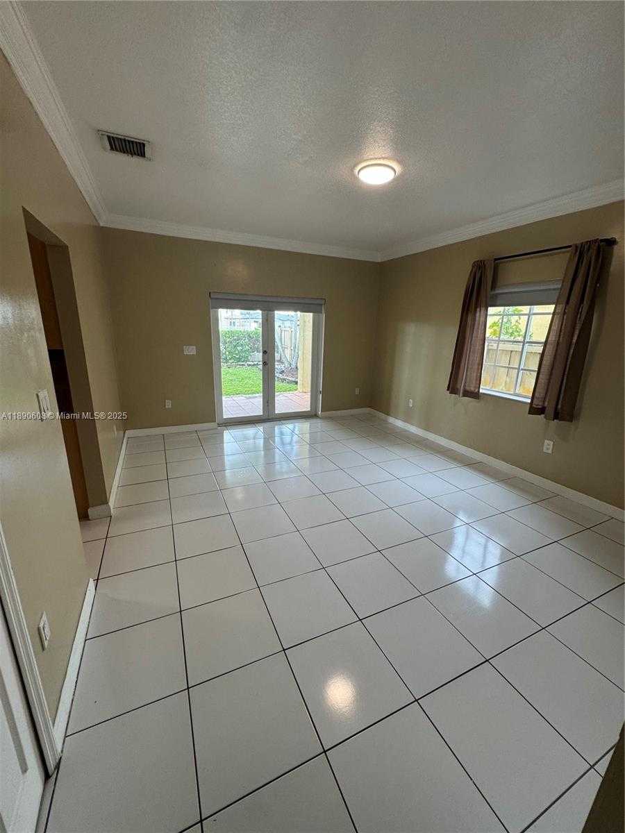 Small Image of 6742 SOUTH WEST 157TH CT, Miami Number 16