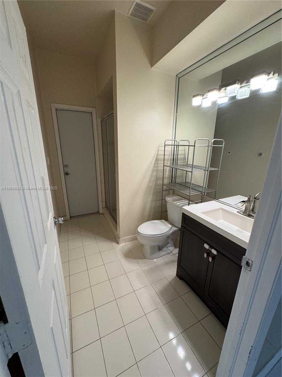 Small Image of 6742 SOUTH WEST 157TH CT, Miami Number 18