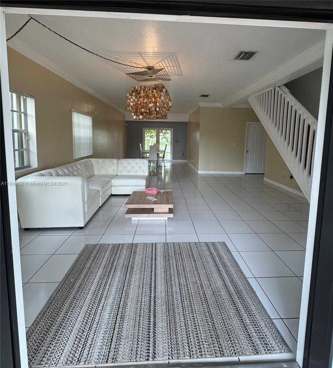 Small Image of 6742 SOUTH WEST 157TH CT, Miami Number 2