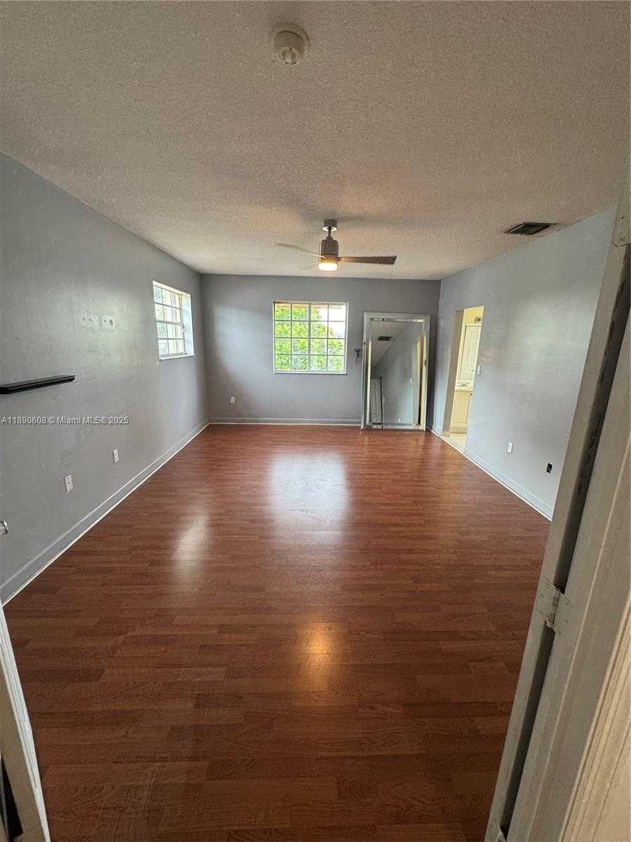 Small Image of 6742 SOUTH WEST 157TH CT, Miami Number 21