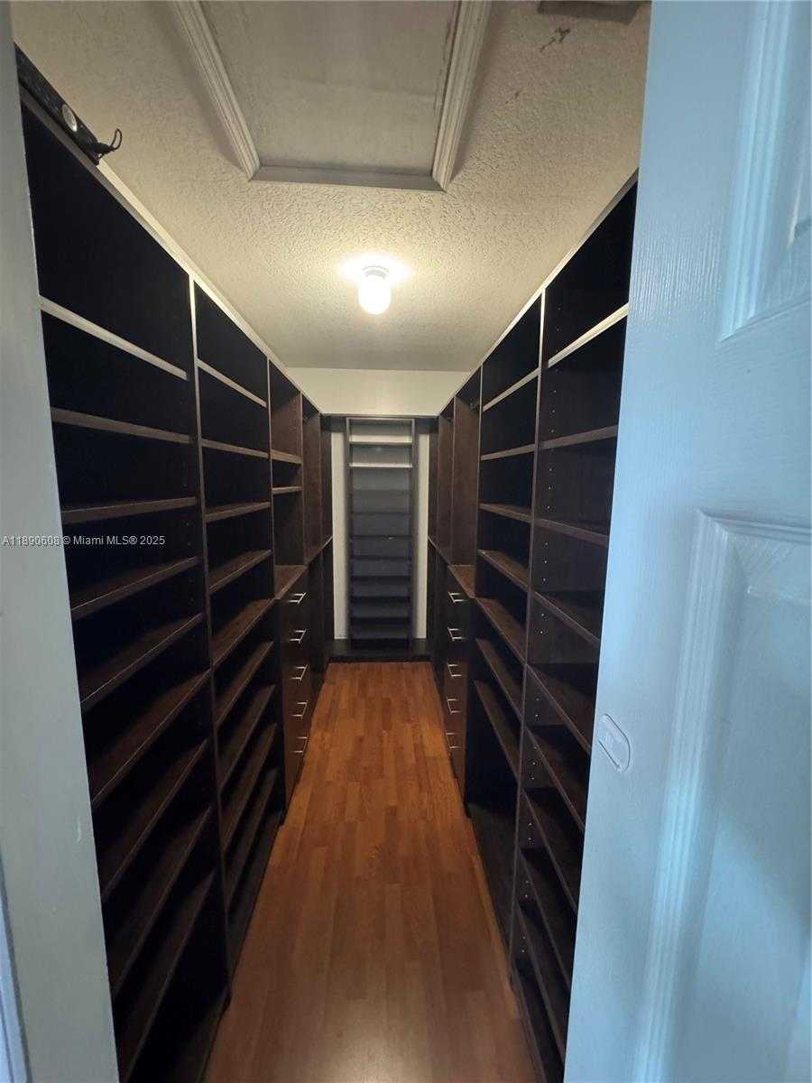 Small Image of 6742 SOUTH WEST 157TH CT, Miami Number 22