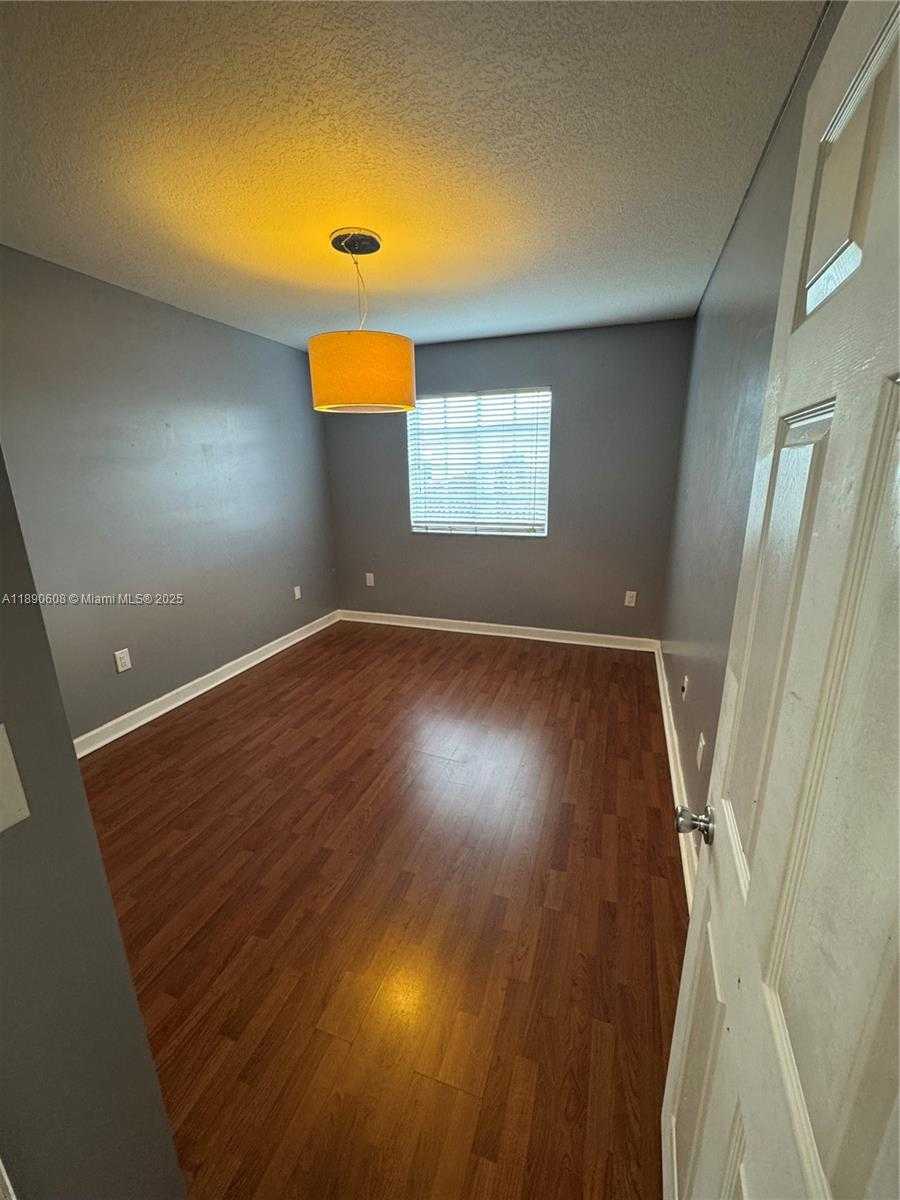Small Image of 6742 SOUTH WEST 157TH CT, Miami Number 27