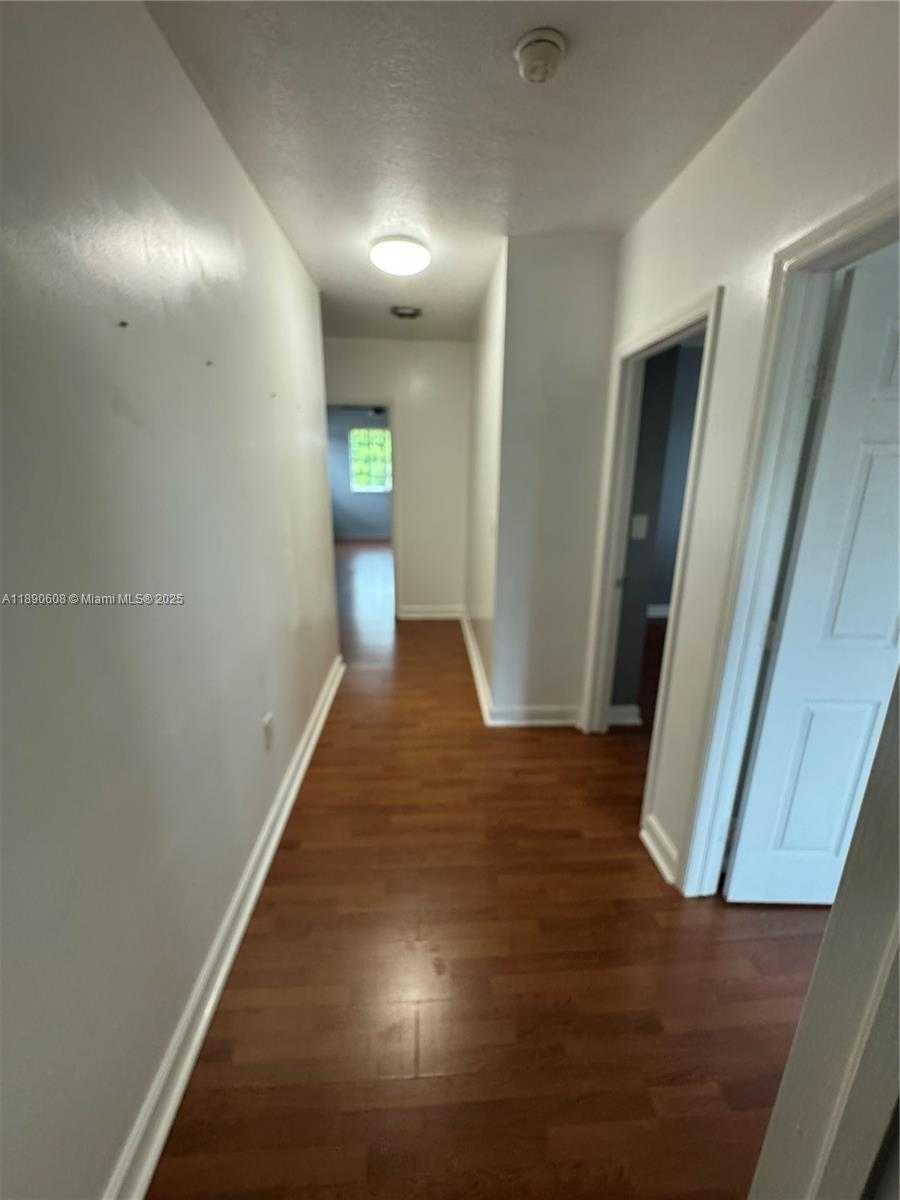 Small Image of 6742 SOUTH WEST 157TH CT, Miami Number 30