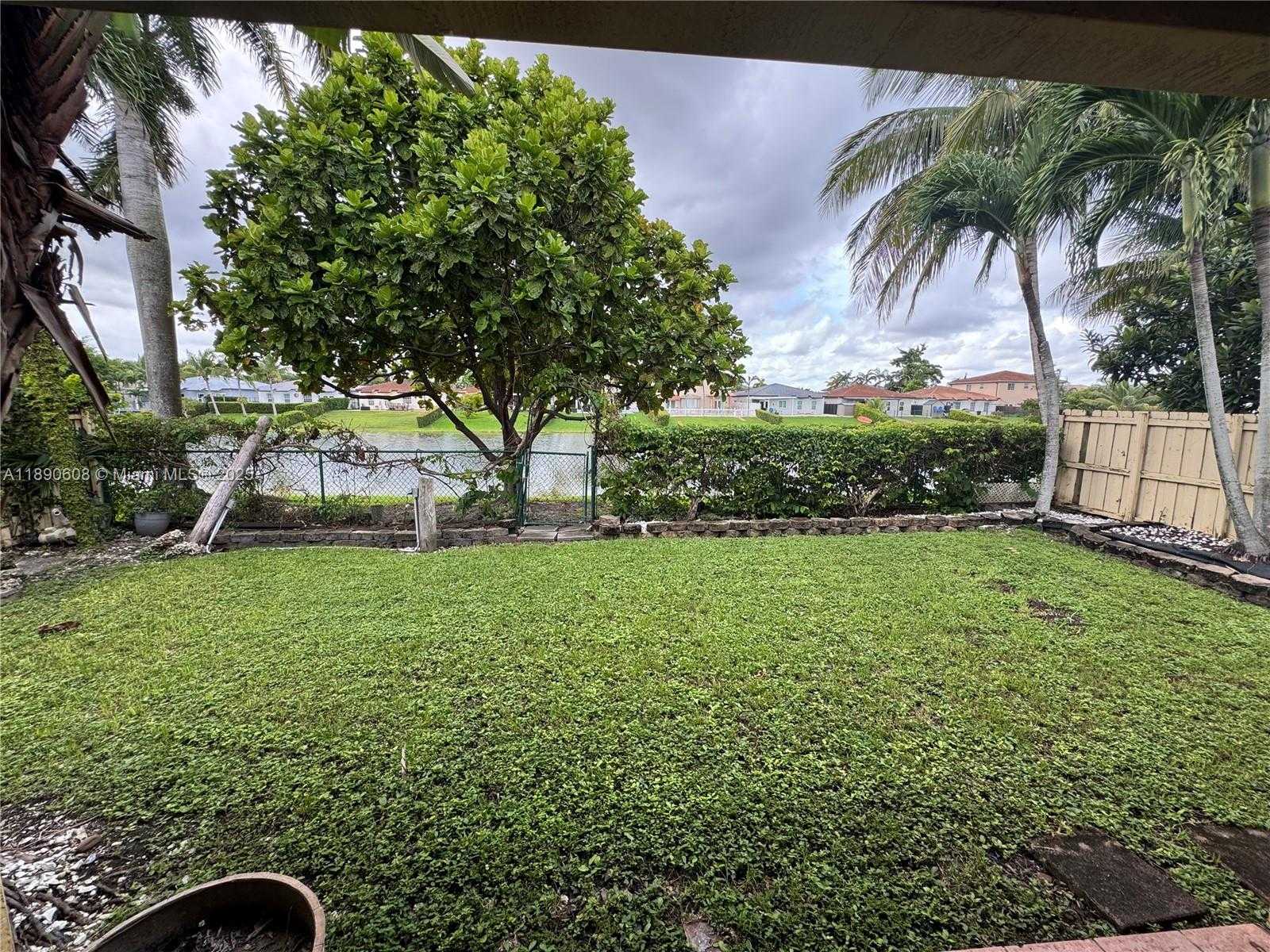 Small Image of 6742 SOUTH WEST 157TH CT, Miami Number 9