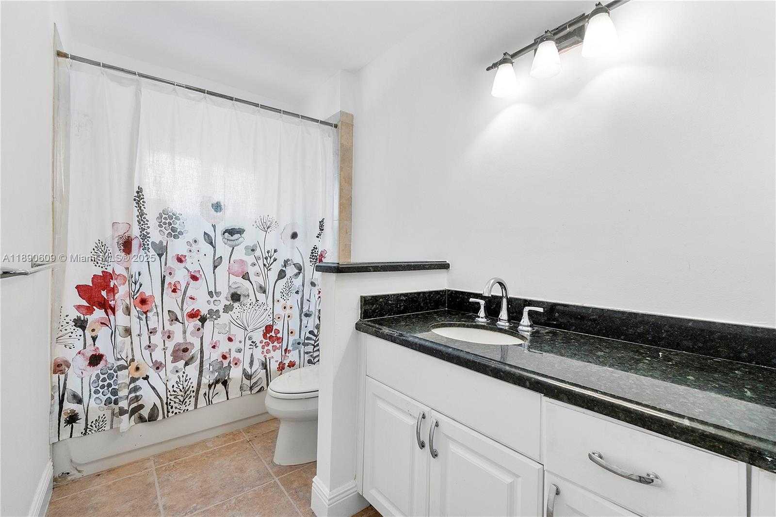 Small Image of 5667 NORTH CAMEO DR N, Boca Raton Number 15
