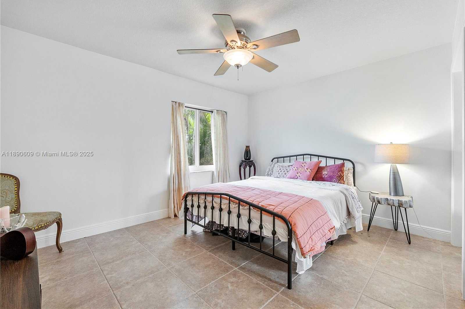 Small Image of 5667 NORTH CAMEO DR N, Boca Raton Number 16