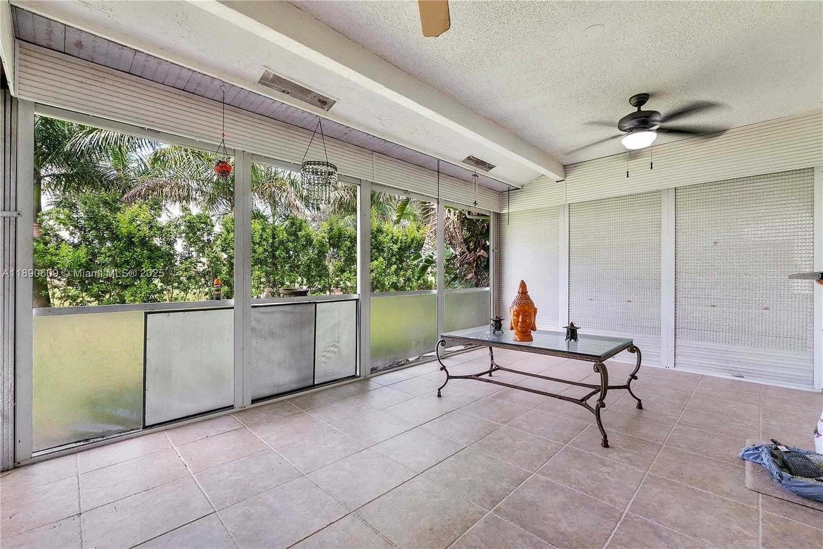 Small Image of 5667 NORTH CAMEO DR N, Boca Raton Number 19