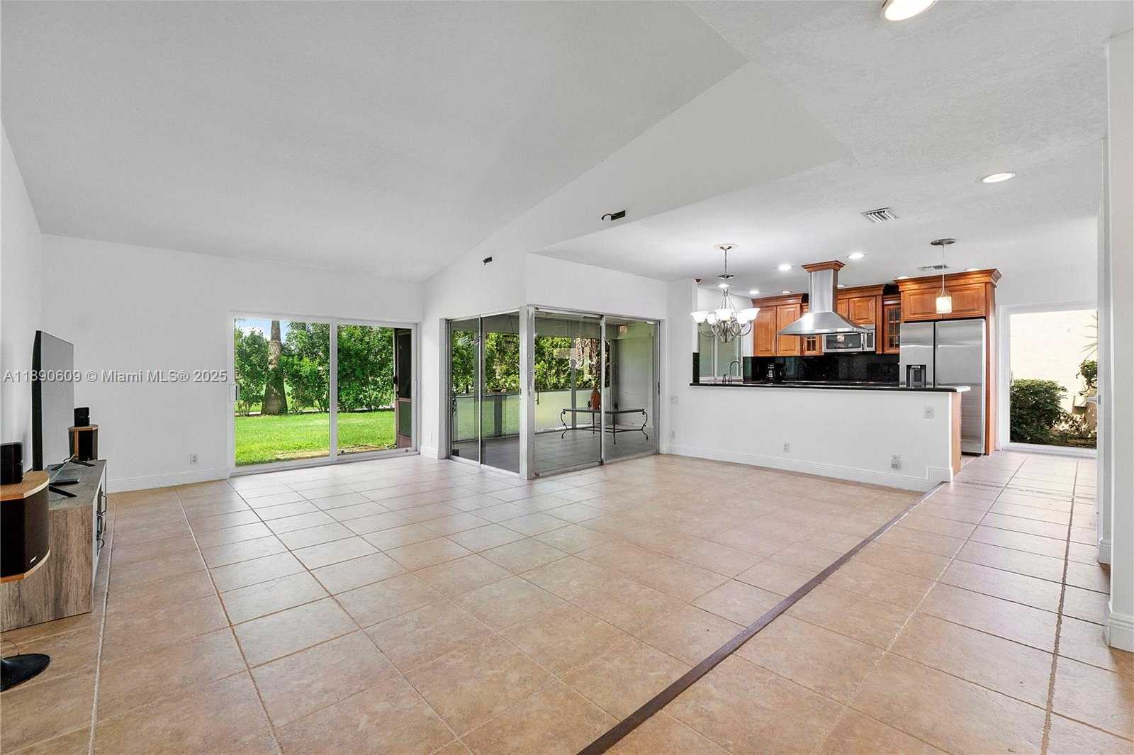 Small Image of 5667 NORTH CAMEO DR N, Boca Raton Number 20