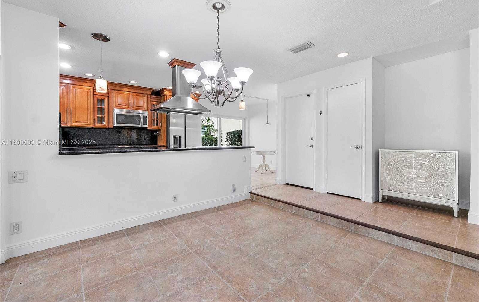 Small Image of 5667 NORTH CAMEO DR N, Boca Raton Number 24