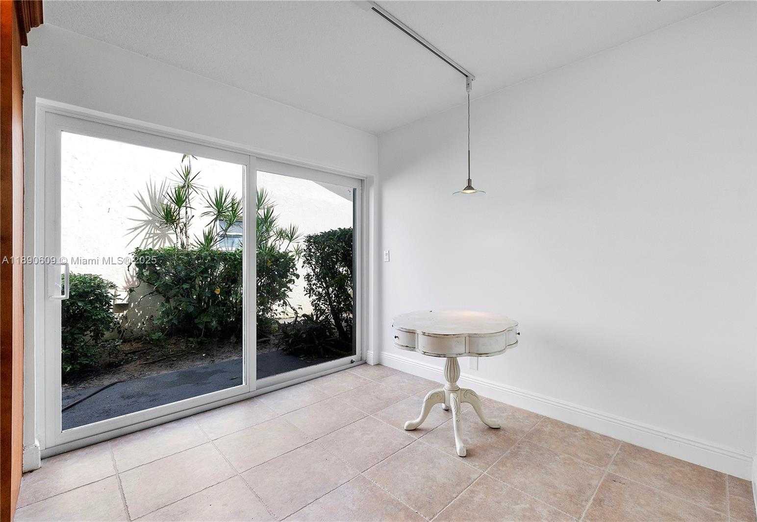 Small Image of 5667 NORTH CAMEO DR N, Boca Raton Number 25