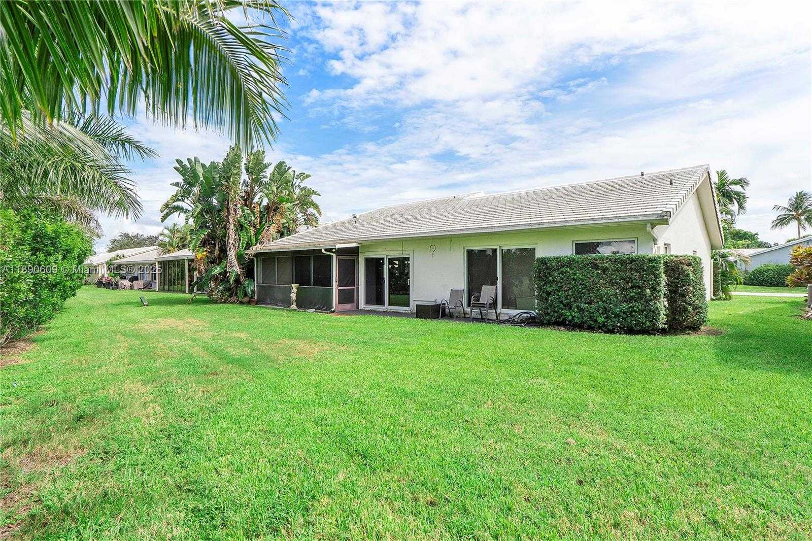 Small Image of 5667 NORTH CAMEO DR N, Boca Raton Number 27
