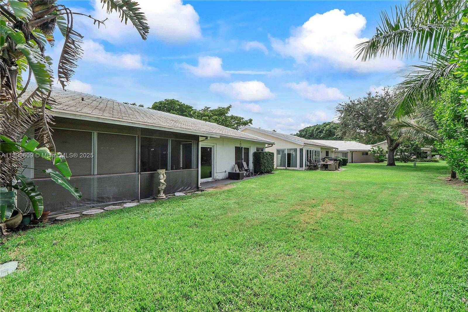 Small Image of 5667 NORTH CAMEO DR N, Boca Raton Number 30