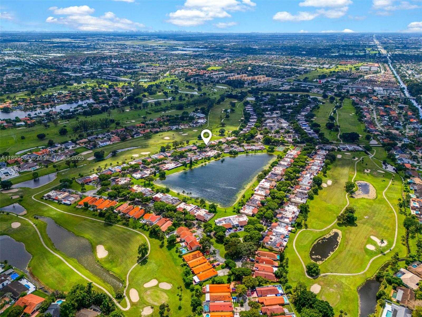 Small Image of 19435 EAST LAKE DR, Hialeah Number 14