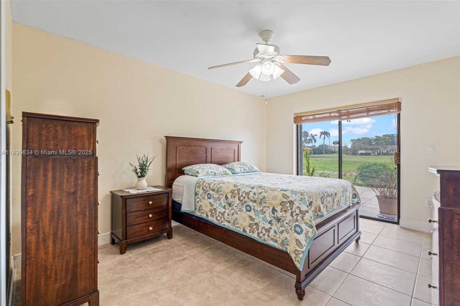Small Image of 19435 EAST LAKE DR, Hialeah Number 21