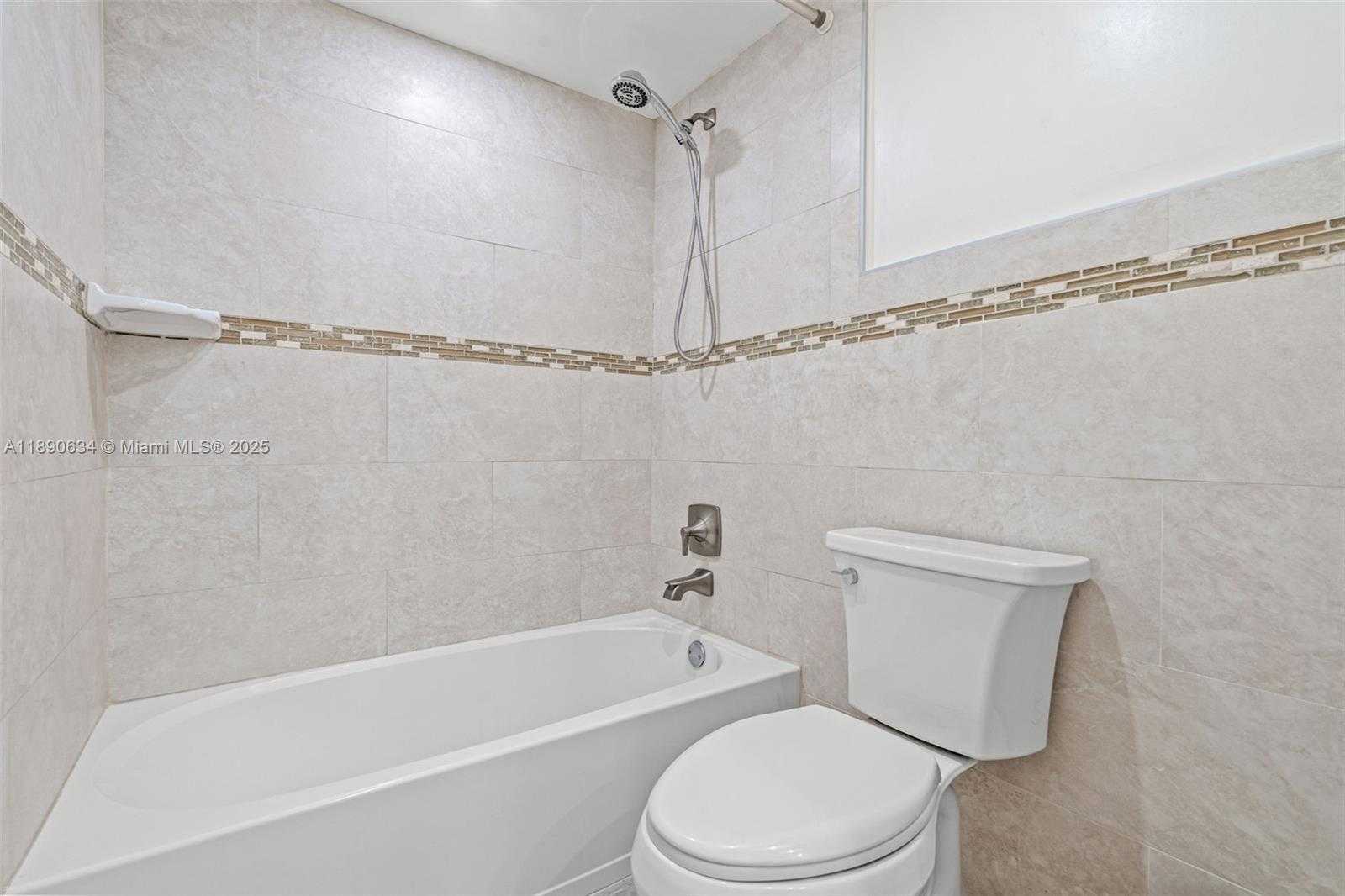 Small Image of 19435 EAST LAKE DR, Hialeah Number 23