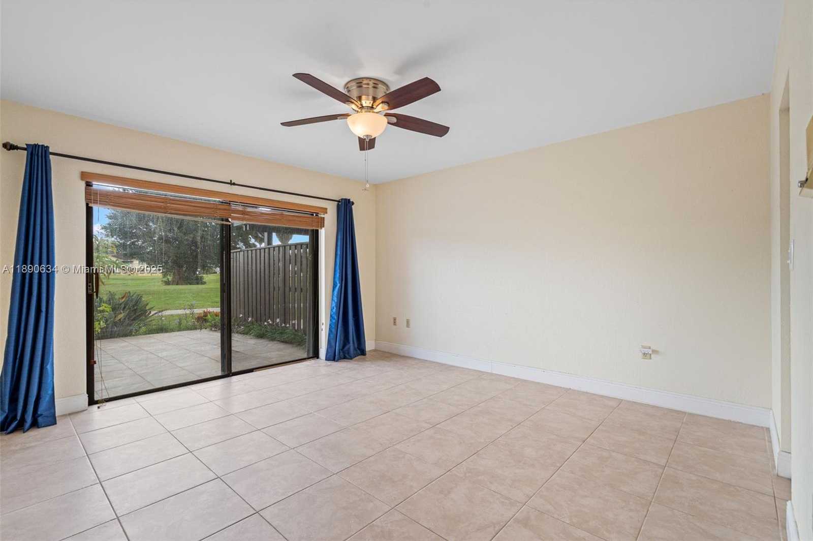 Small Image of 19435 EAST LAKE DR, Hialeah Number 24