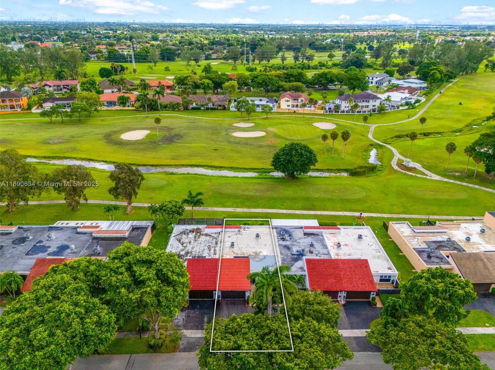 Small Image of 19435 EAST LAKE DR, Hialeah Number 30