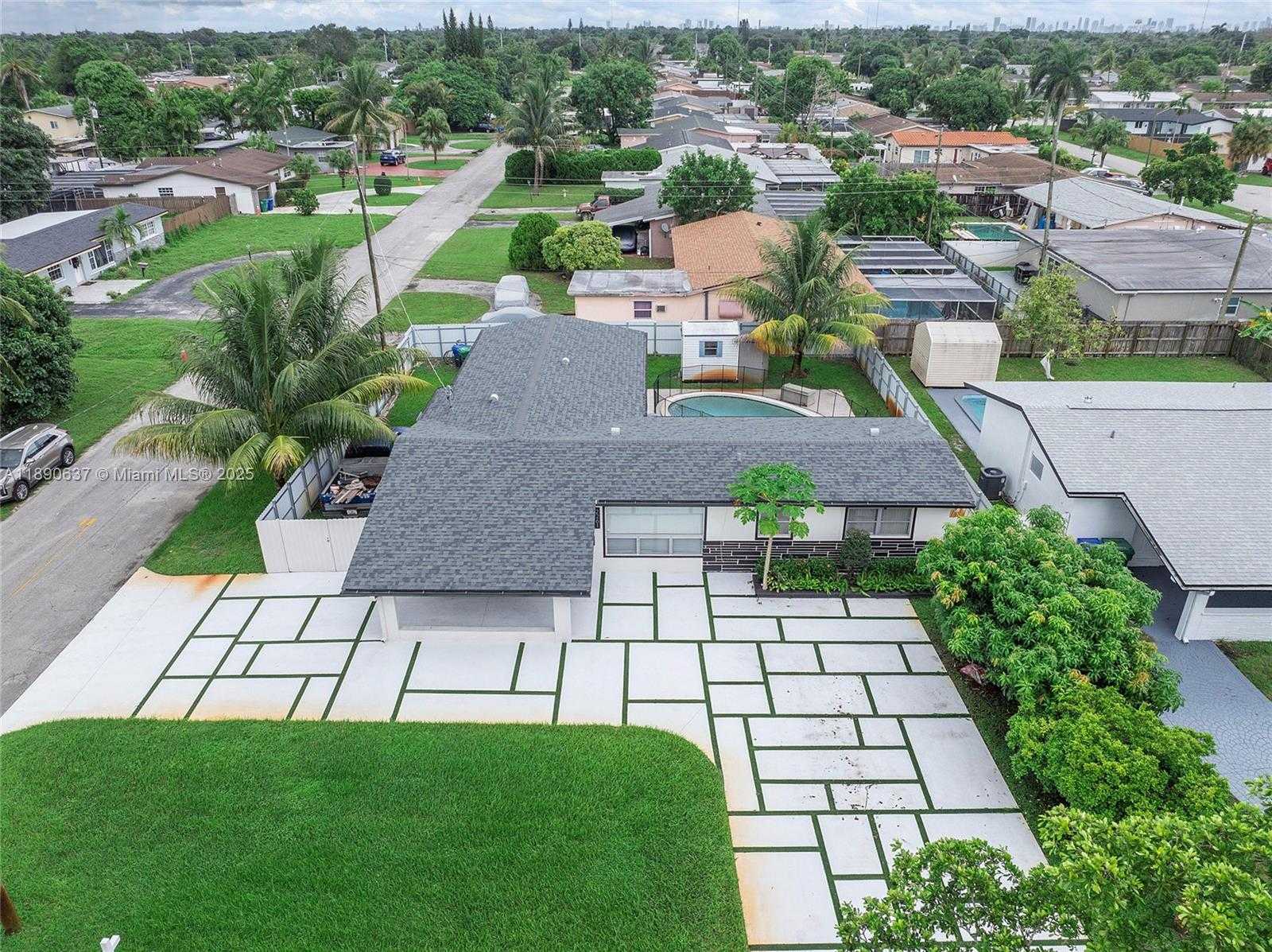 Small Image of 2261 UTOPIA DR, Miramar Number 2