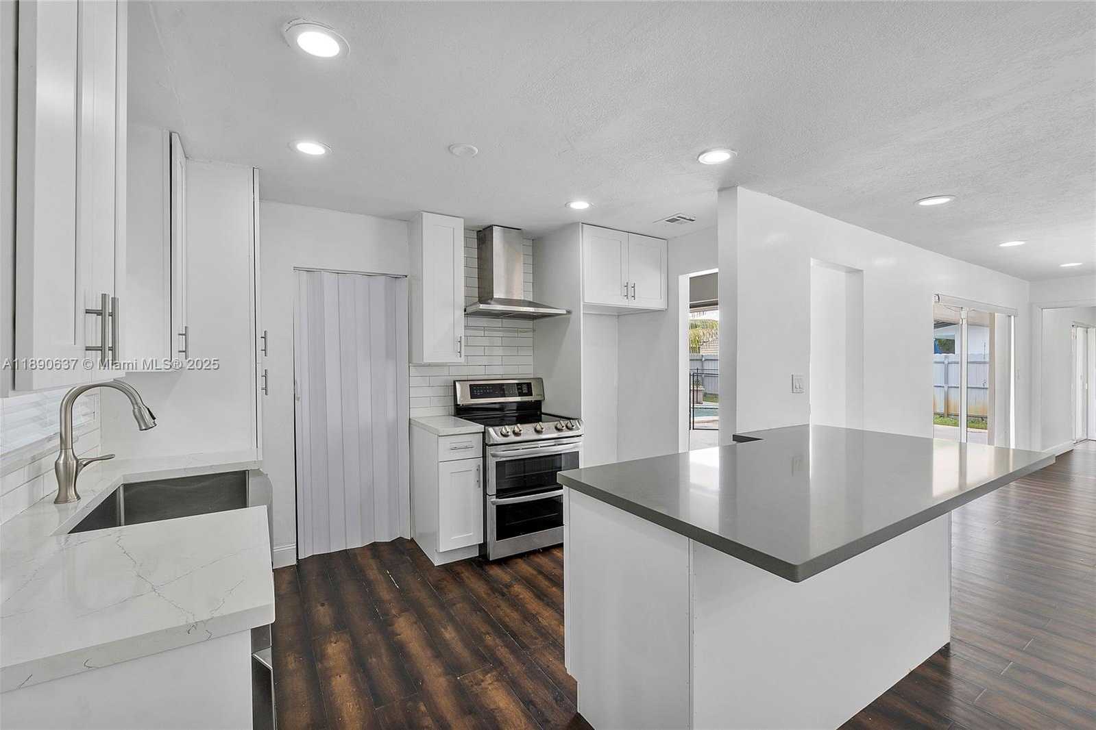 Small Image of 2261 UTOPIA DR, Miramar Number 21