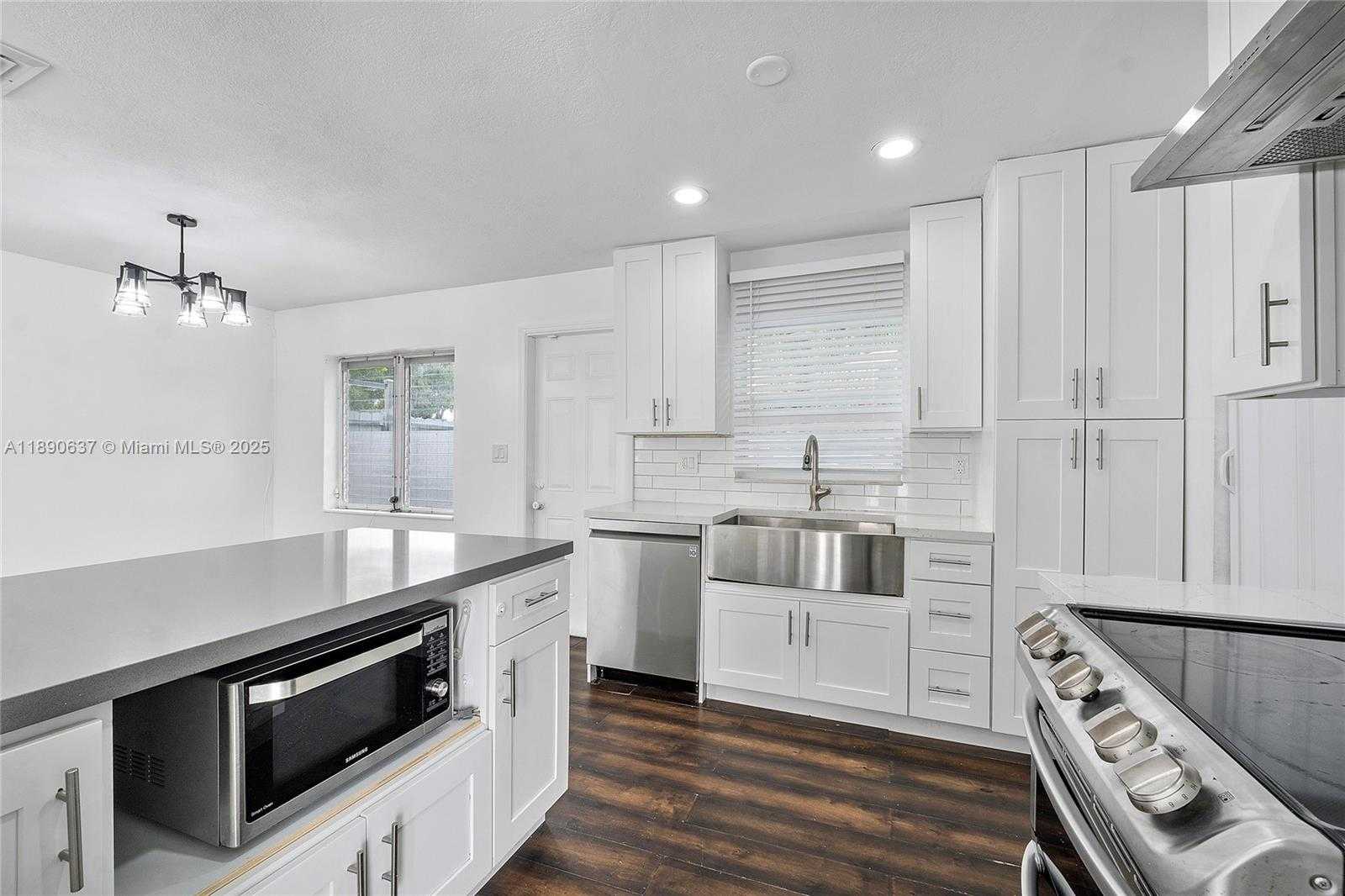 Small Image of 2261 UTOPIA DR, Miramar Number 24