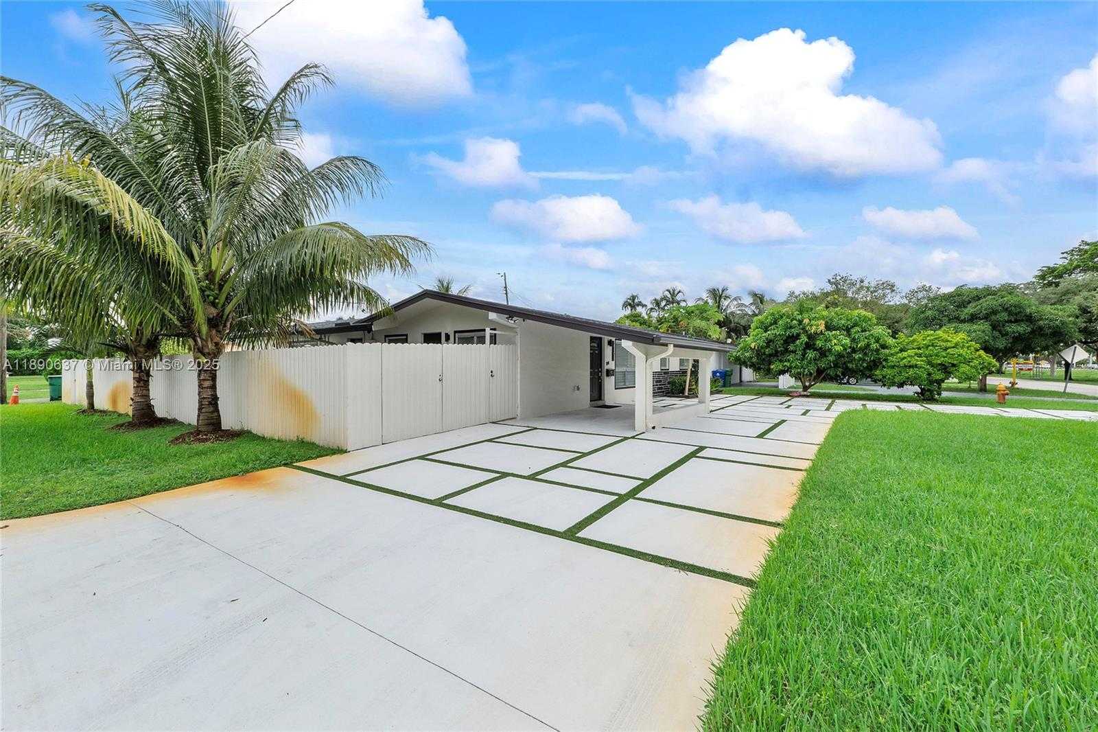 Small Image of 2261 UTOPIA DR, Miramar Number 35