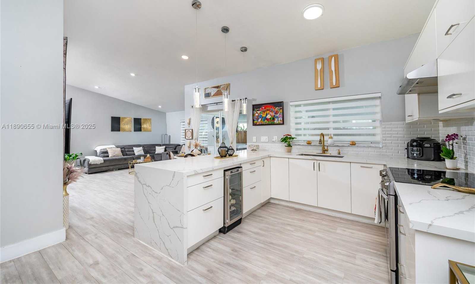 Small Image of 10048 SOUTH WEST 221ST ST, Cutler Bay Number 10