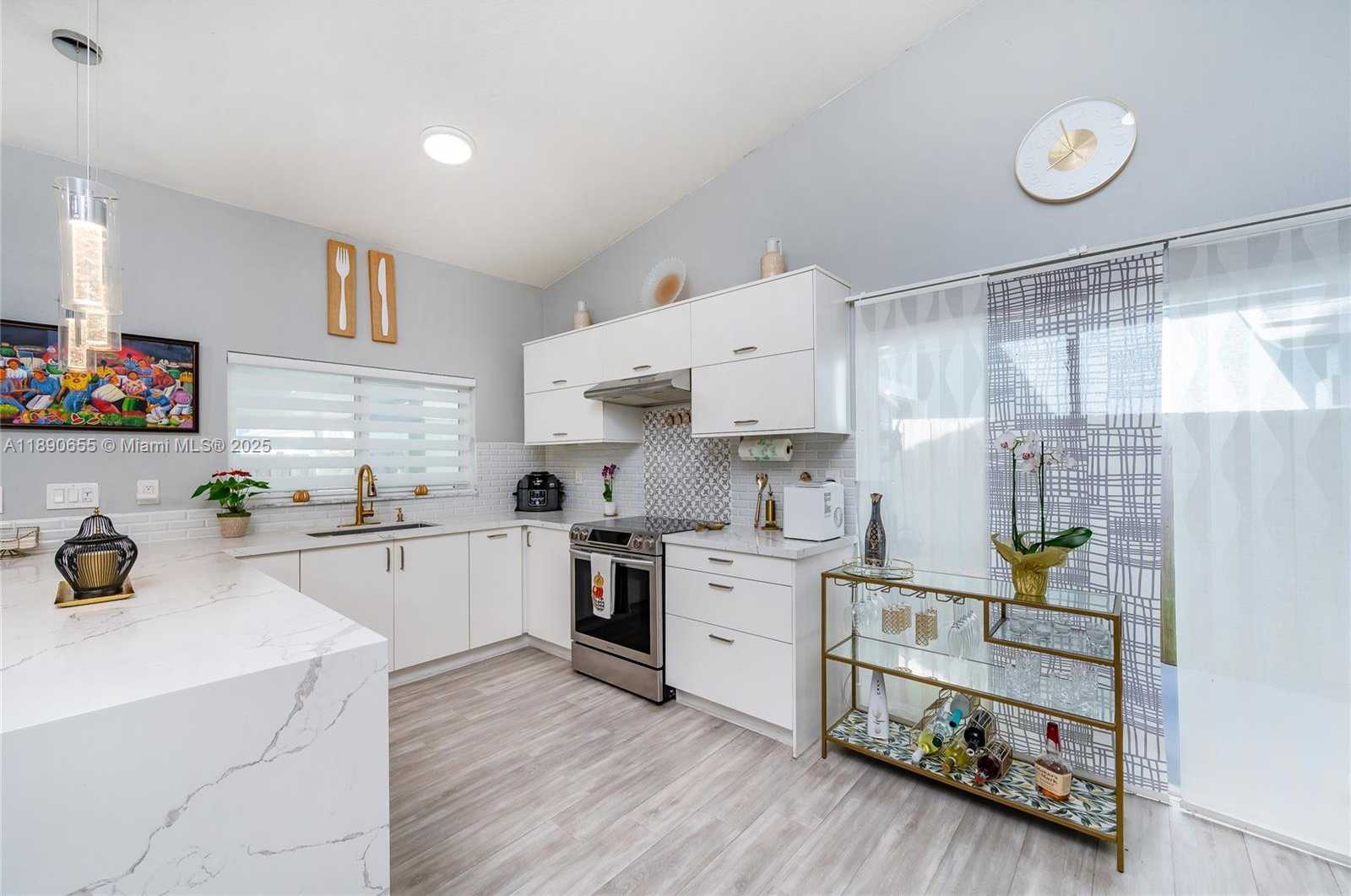 Small Image of 10048 SOUTH WEST 221ST ST, Cutler Bay Number 12
