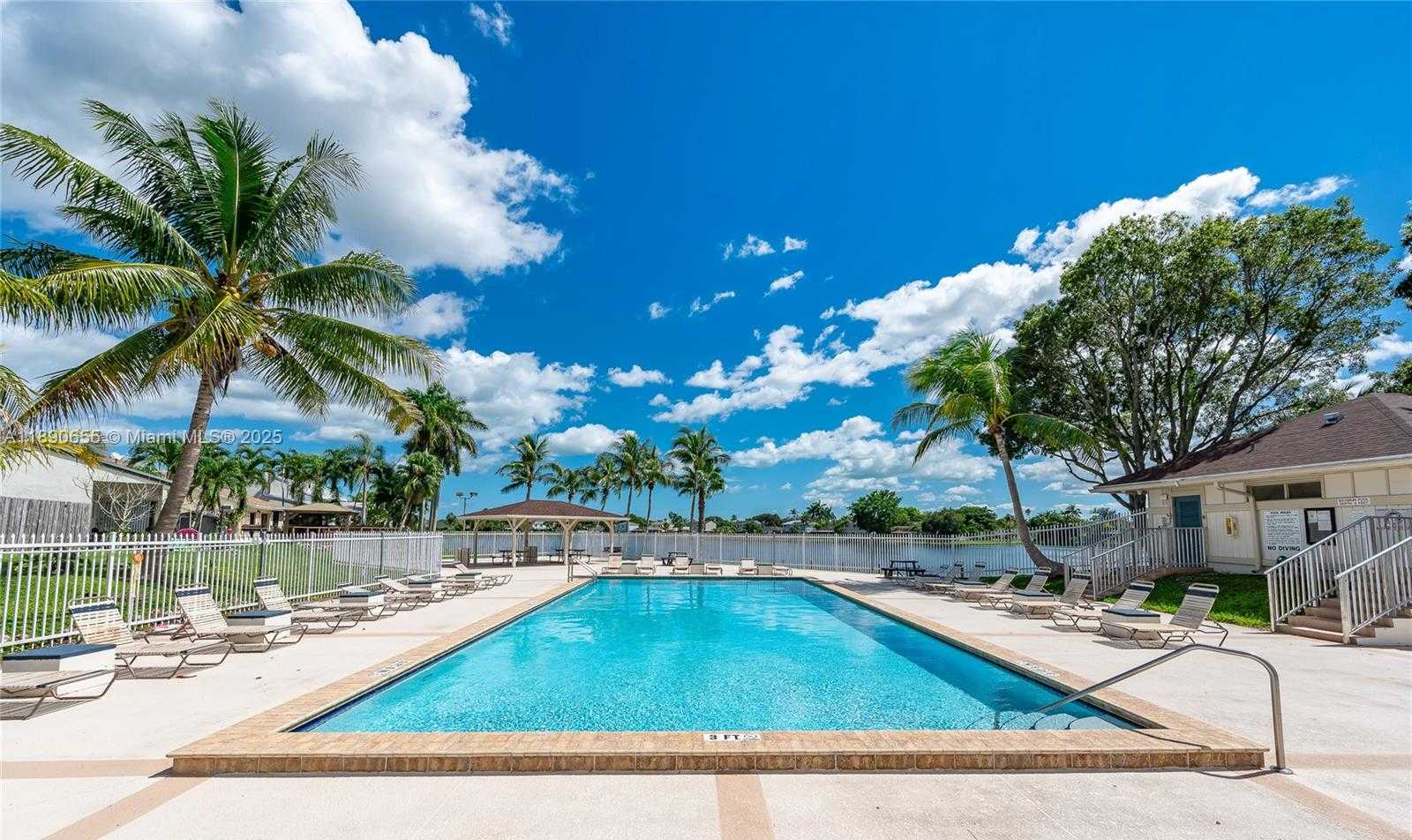 Small Image of 10048 SOUTH WEST 221ST ST, Cutler Bay Number 37