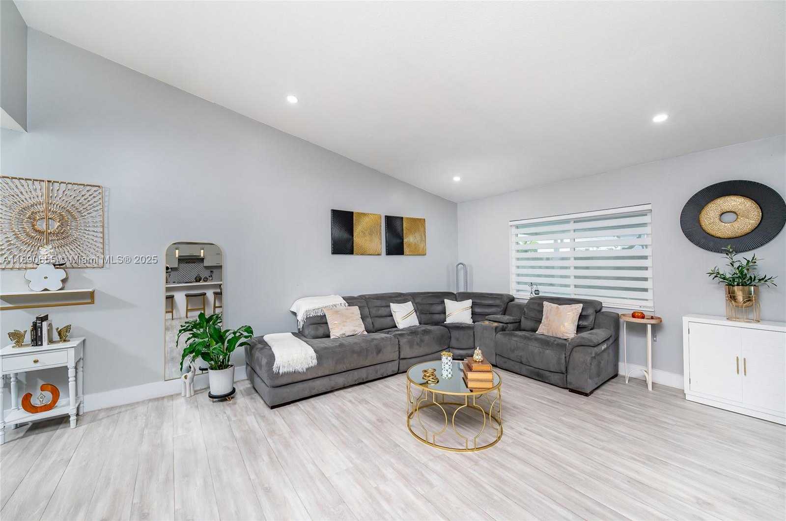 Small Image of 10048 SOUTH WEST 221ST ST, Cutler Bay Number 6