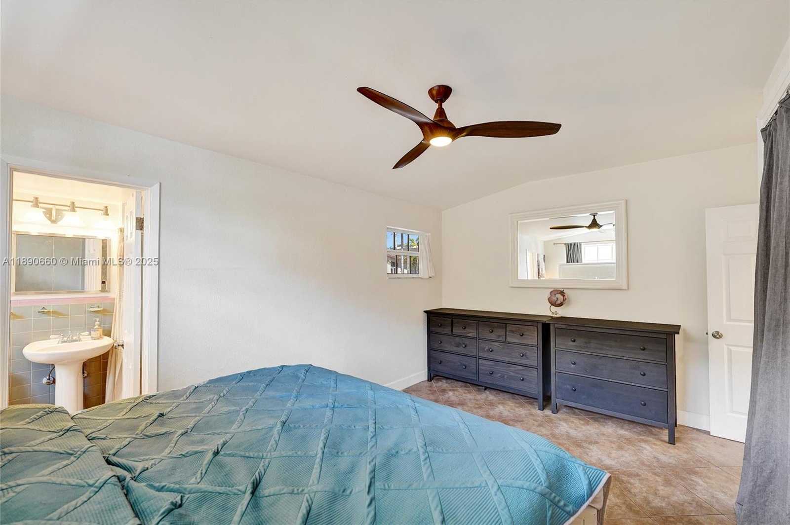 Small Image of 2624 NASSAU LN, Fort Lauderdale Number 10