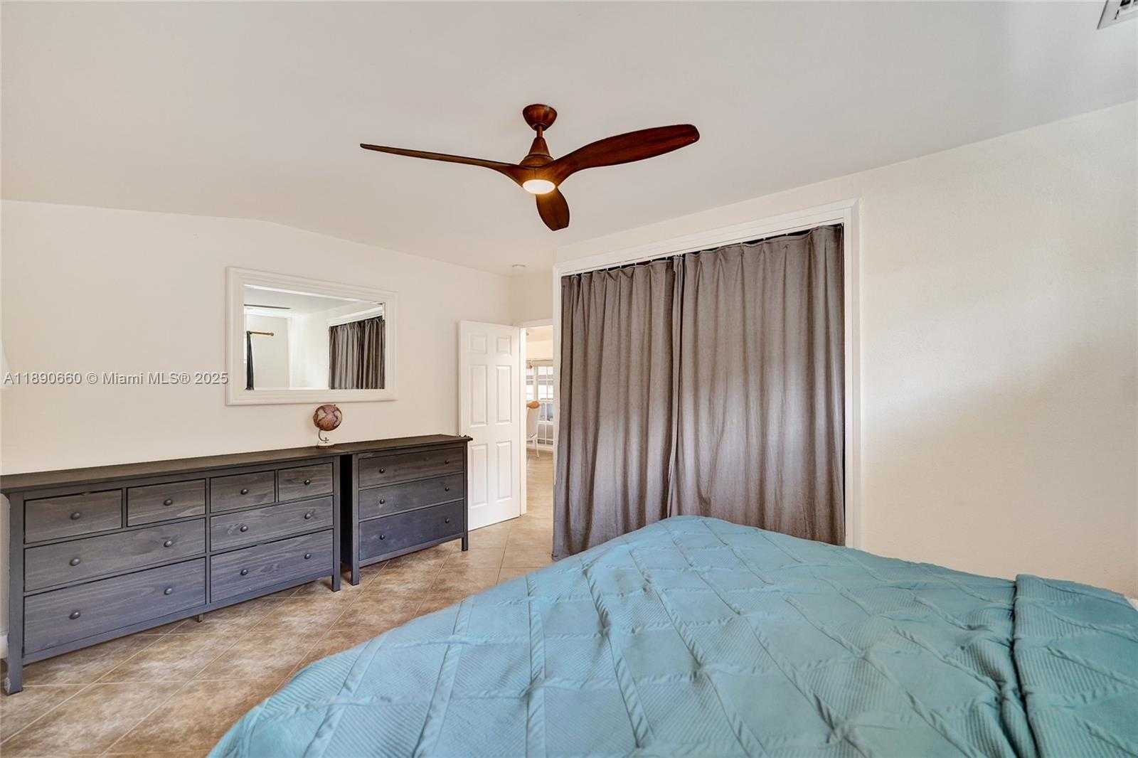Small Image of 2624 NASSAU LN, Fort Lauderdale Number 11