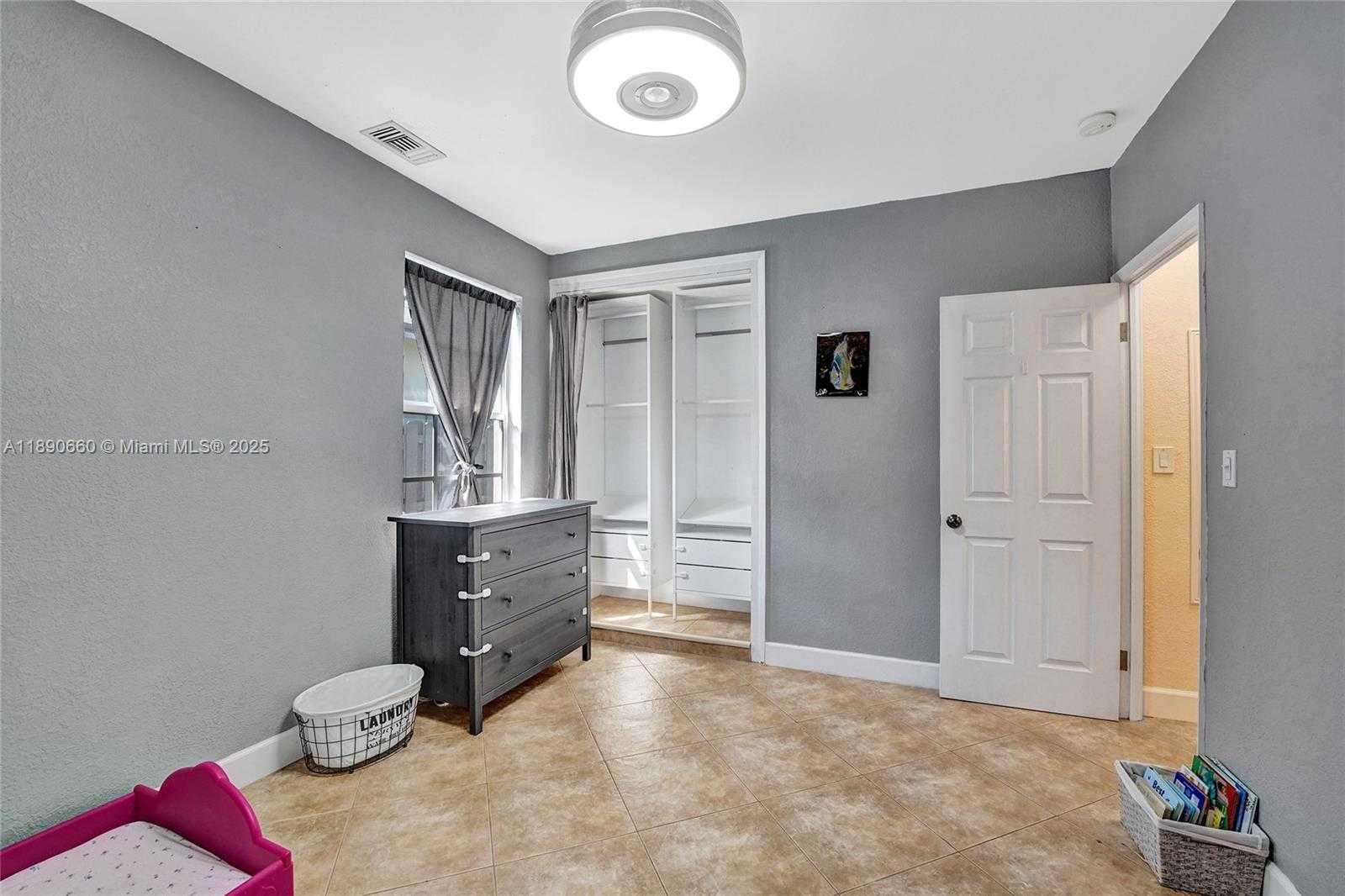 Small Image of 2624 NASSAU LN, Fort Lauderdale Number 15