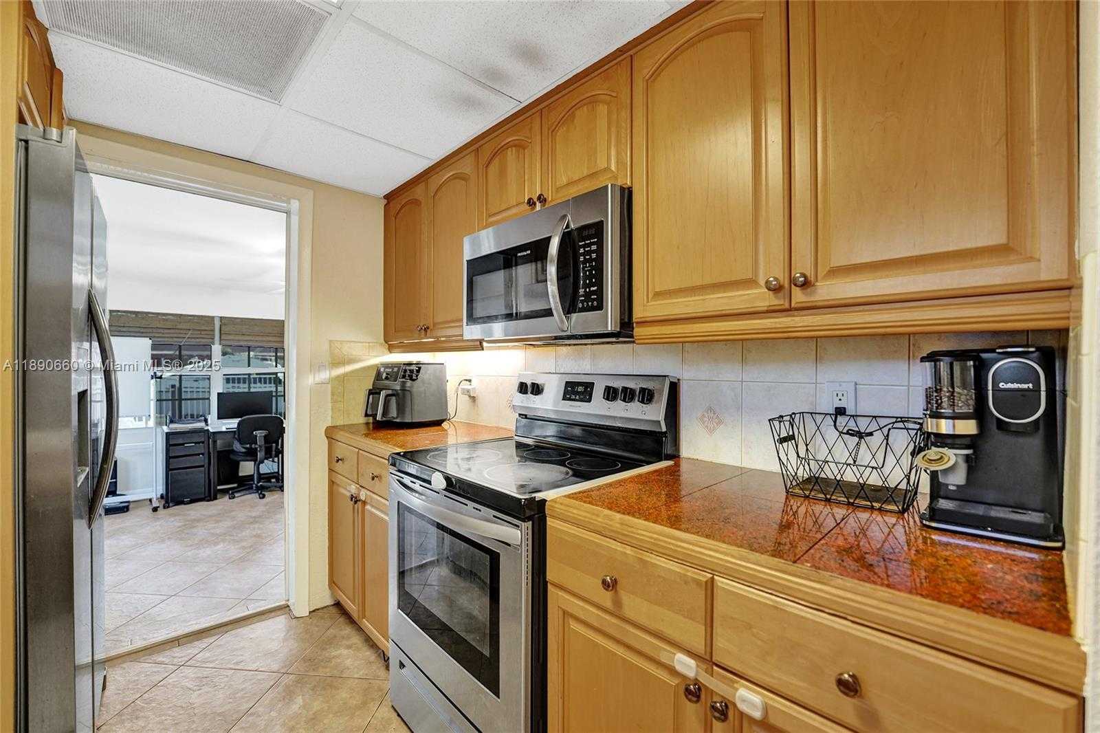 Small Image of 2624 NASSAU LN, Fort Lauderdale Number 16